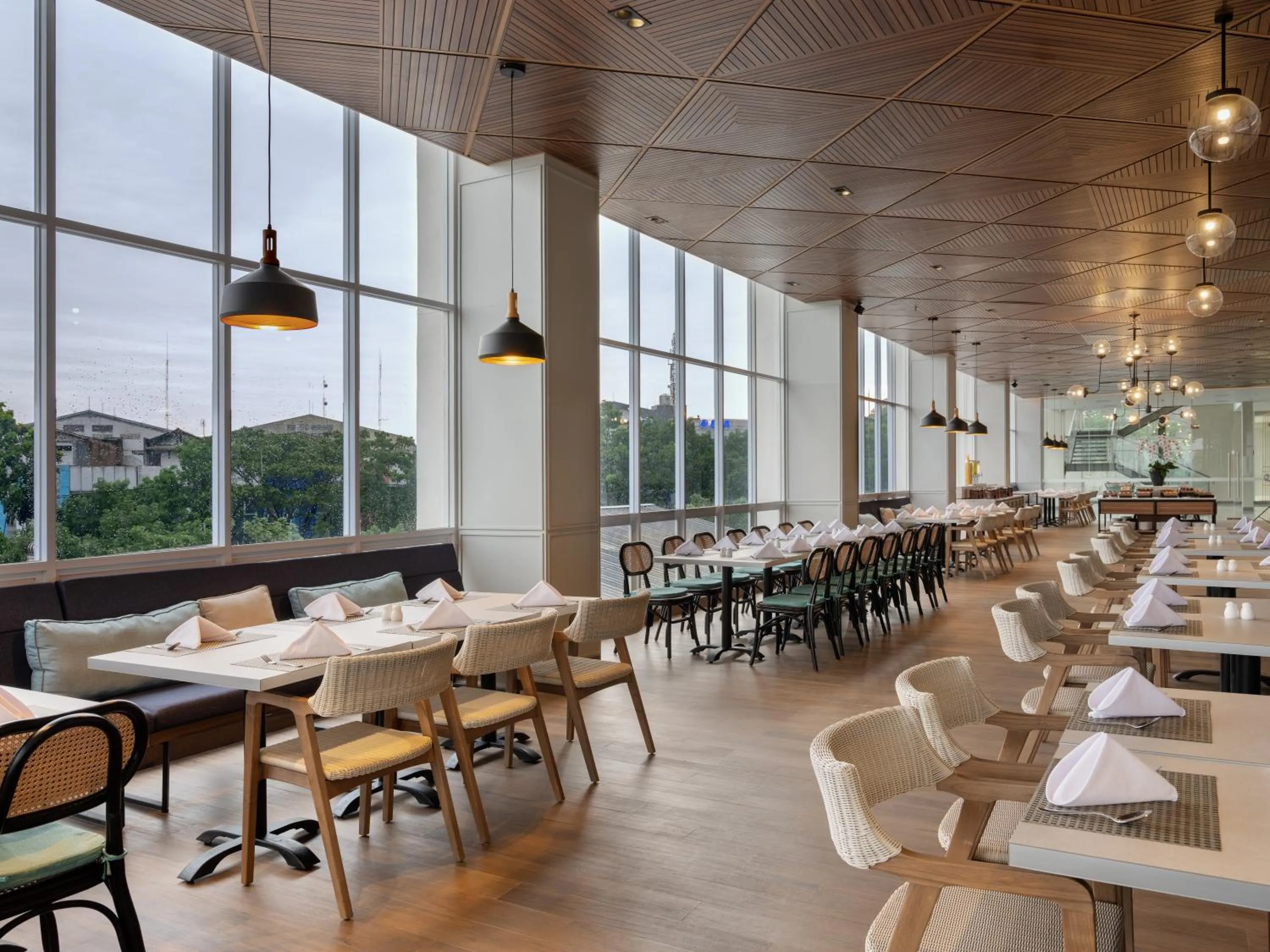 Restaurant/places to eat in Hotel Santika Pasir Koja Bandung