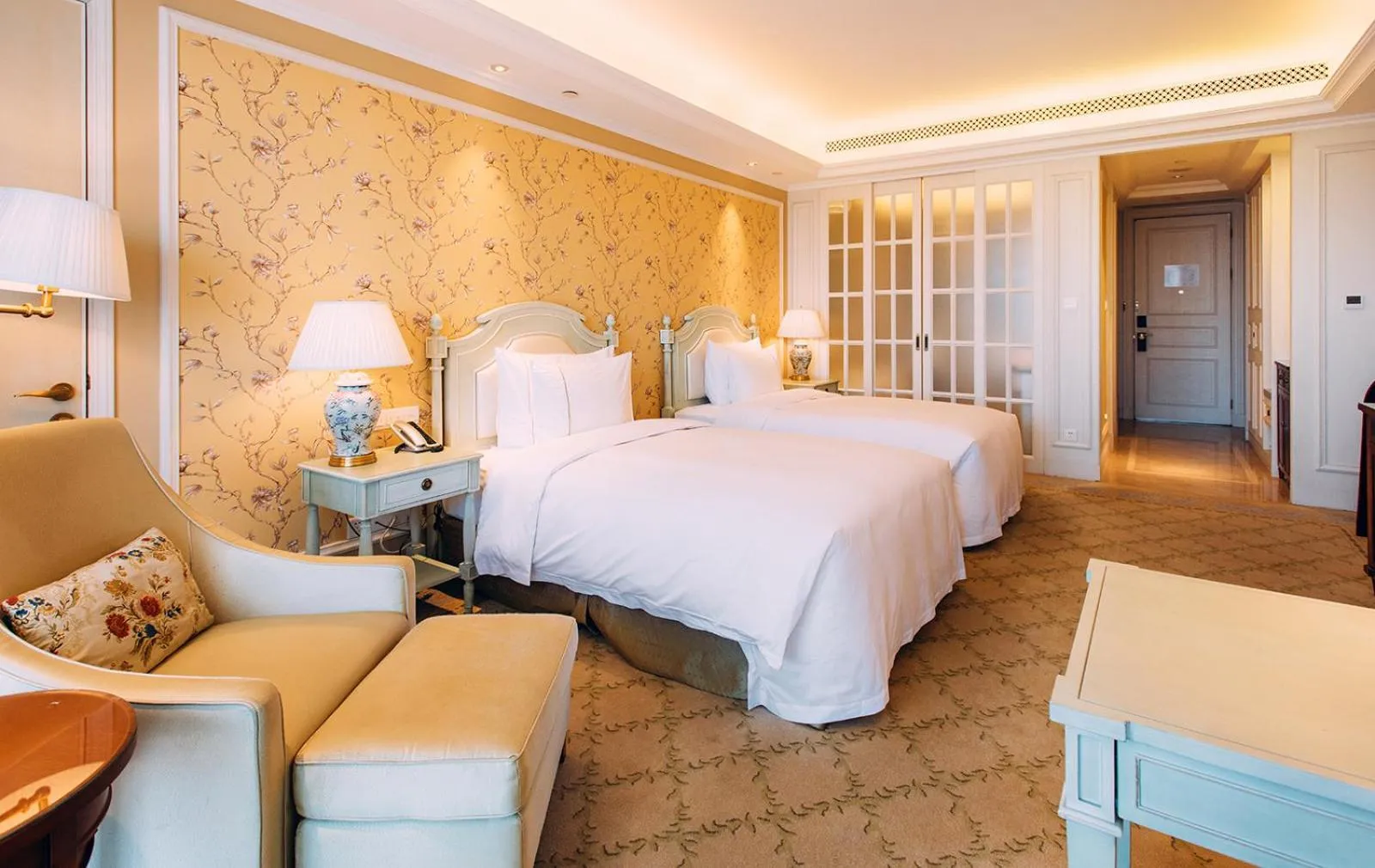 Photo of the whole room, Bed in Orient-Anyi international Hotel