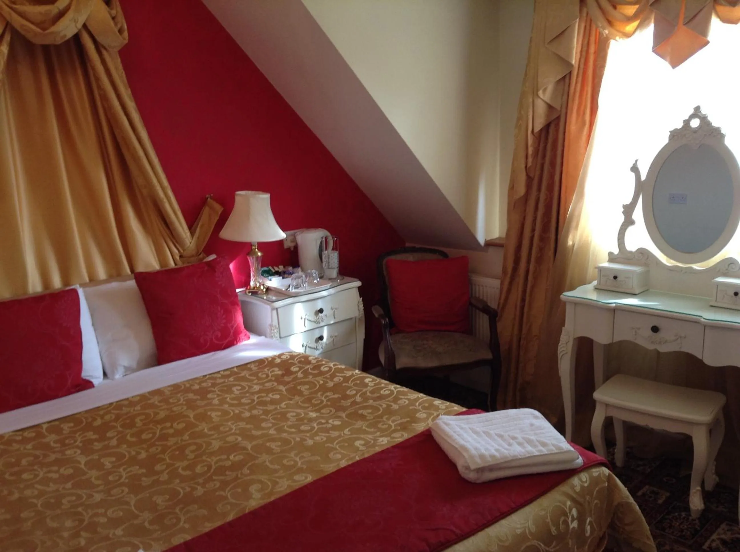 Bed in Acorn Guest House