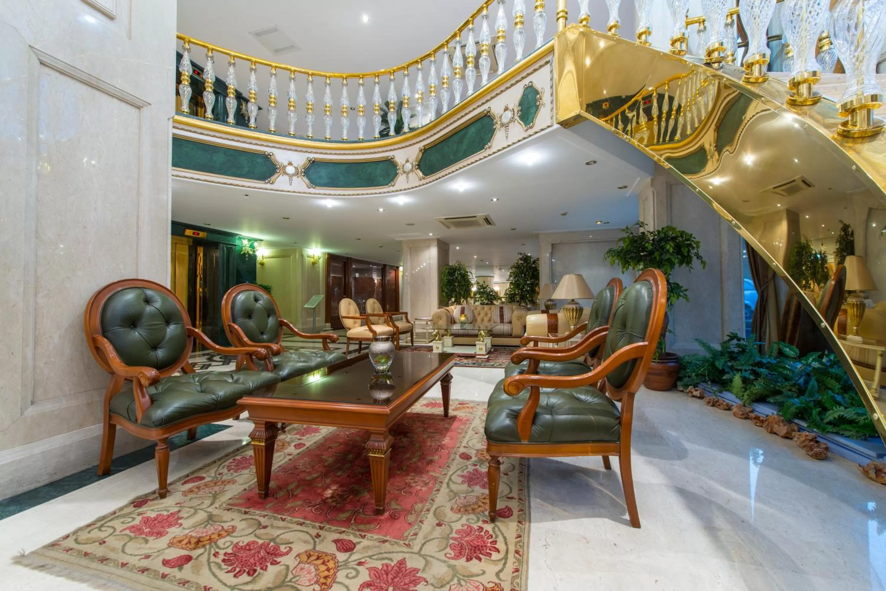 Communal lounge/ TV room in Akar International Hotel