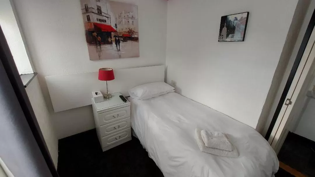 Bed in The Clifton at Paignton