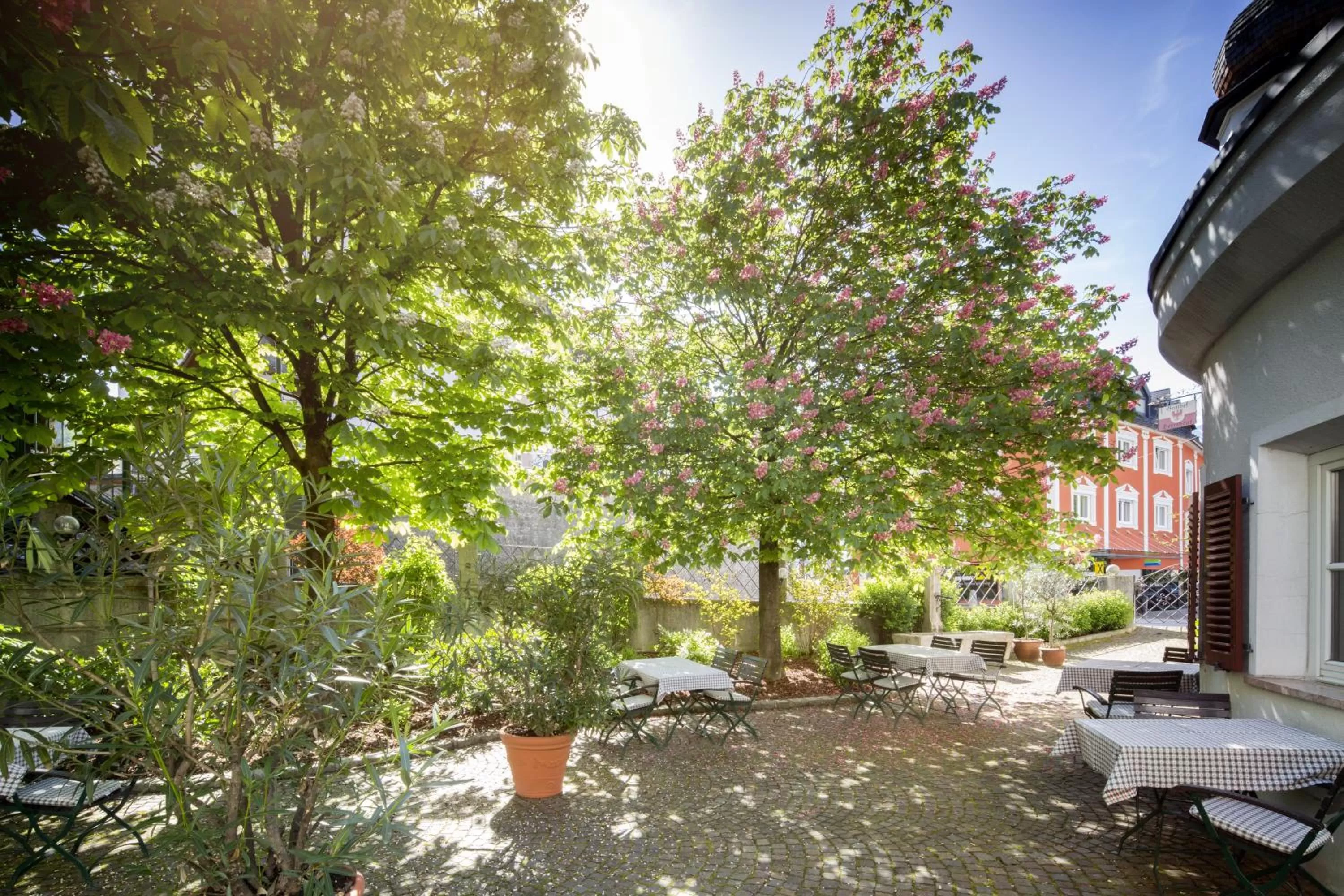 Restaurant/places to eat in Gasthof Herrnhaus