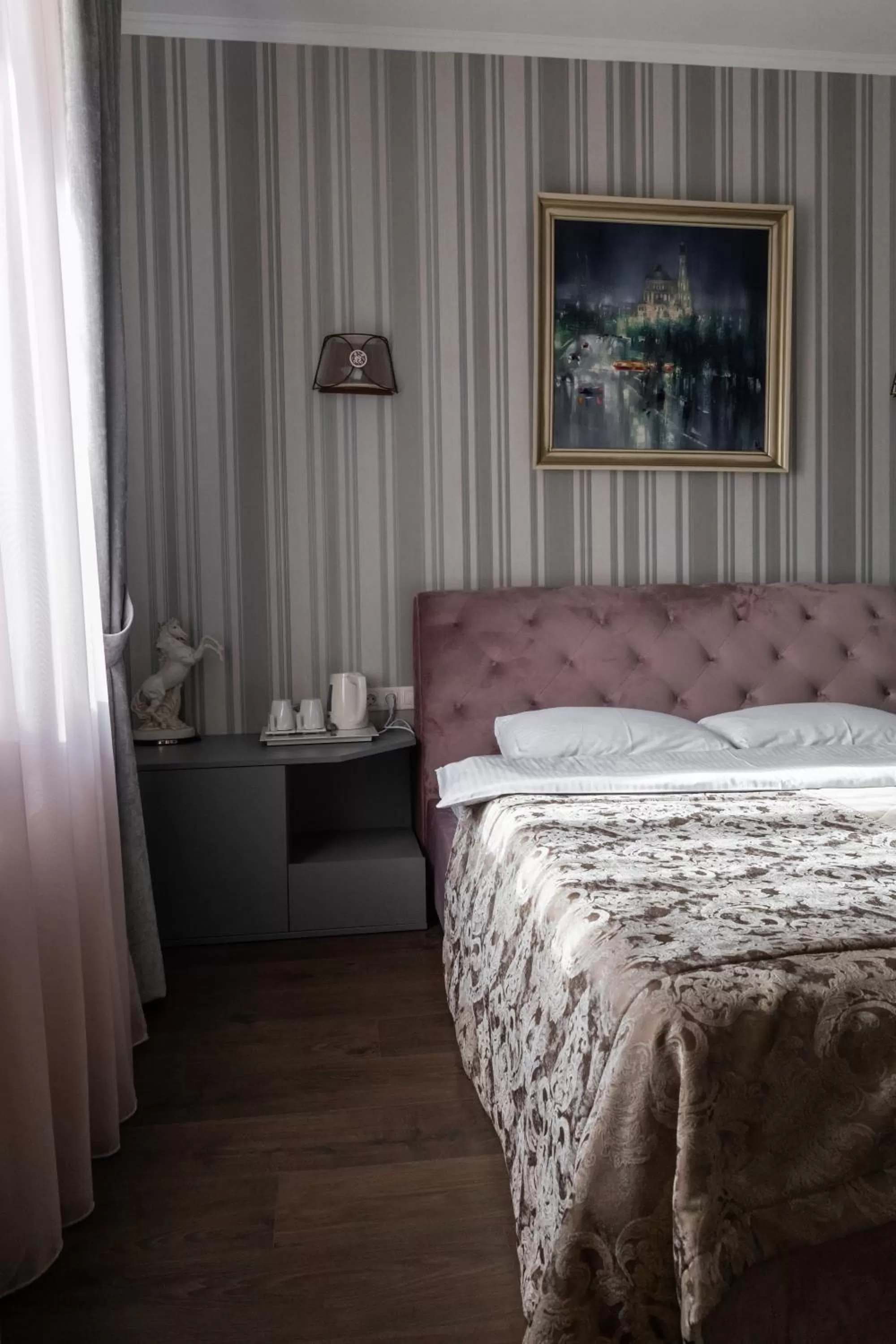 Bed in Hotel "Mandarin Clubhouse"