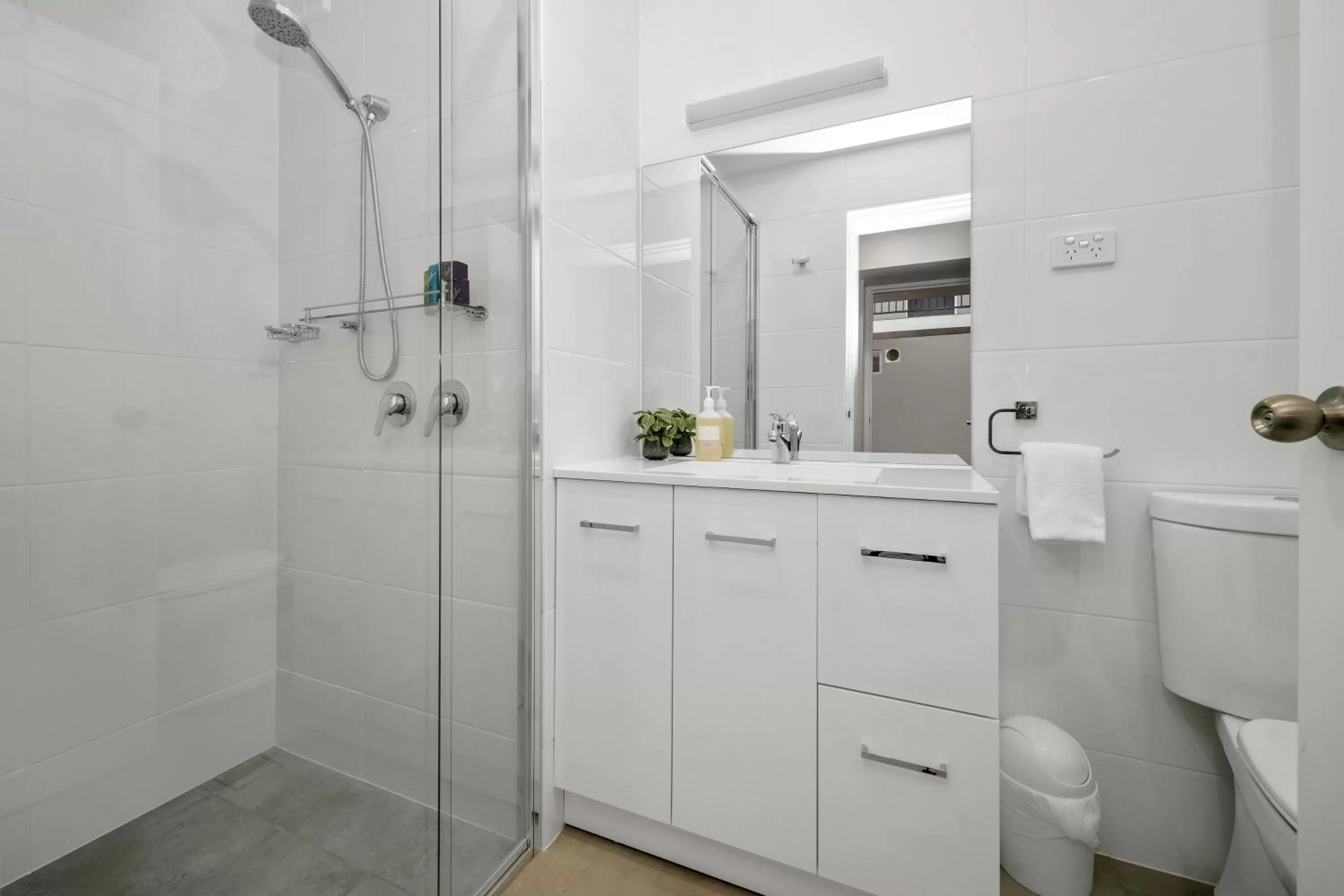 Shower in Merewether Motel