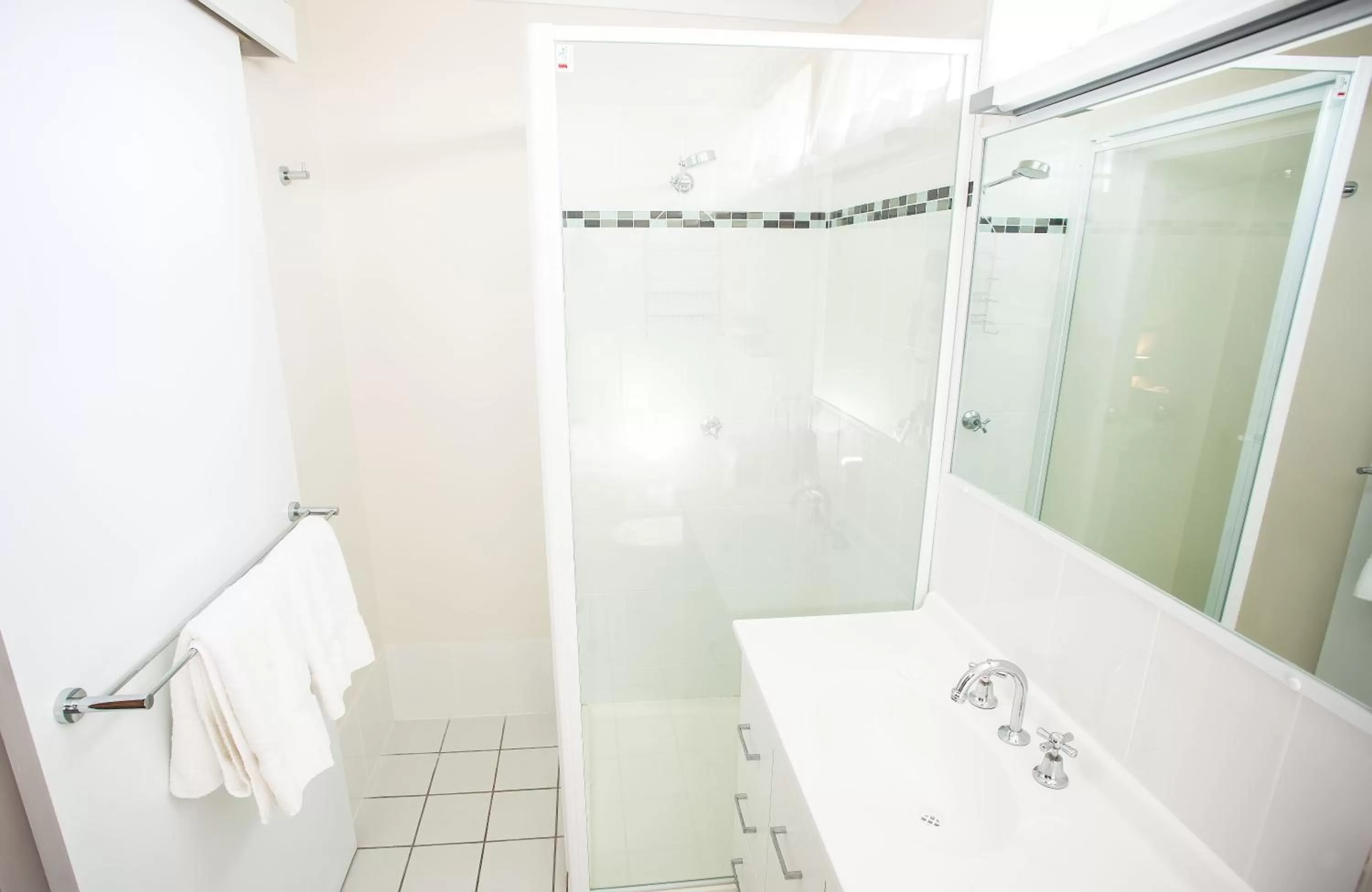 Shower in High Street Motor Inn