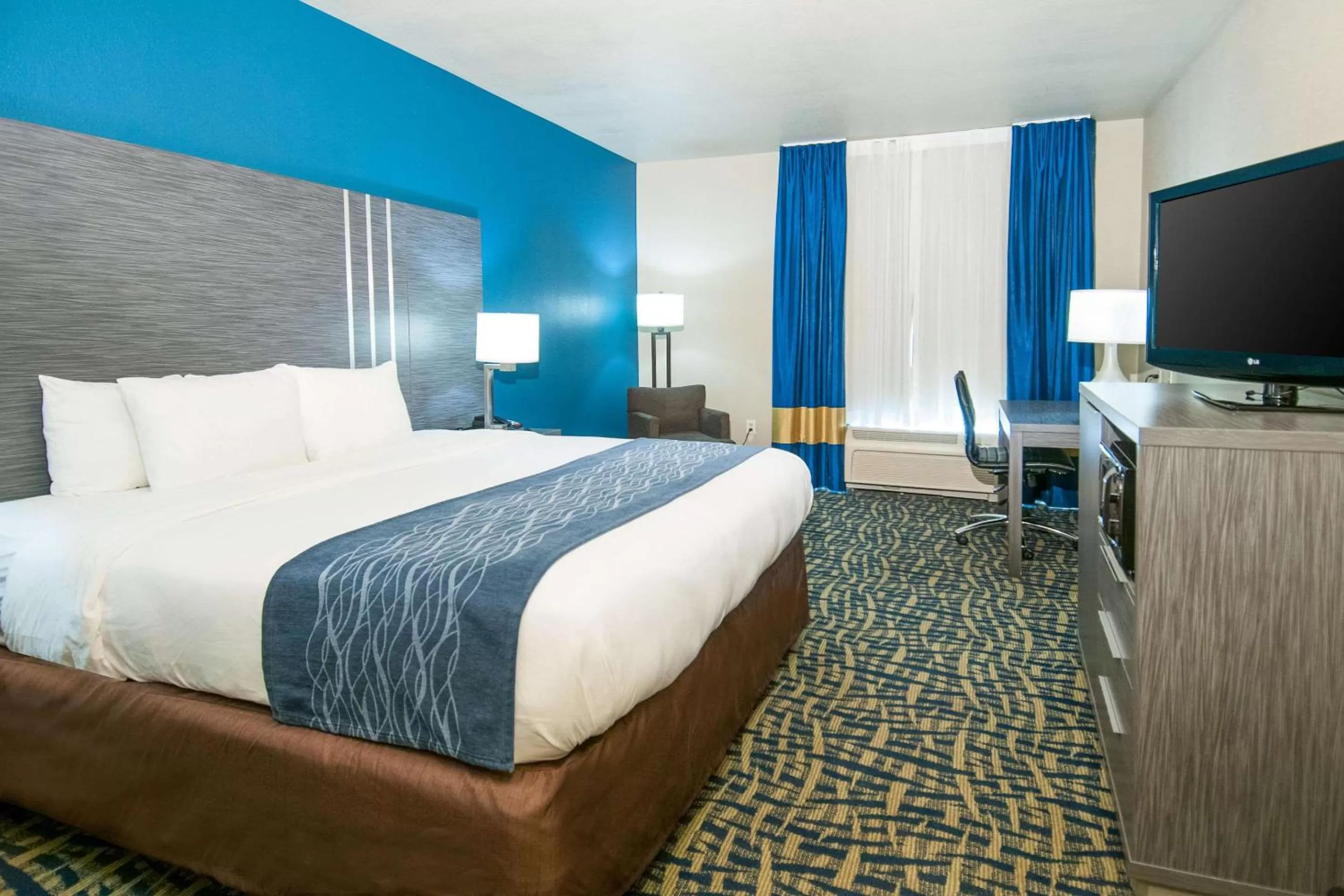 Photo of the whole room, Bed in Comfort Inn & Suites Pauls Valley - City Lake