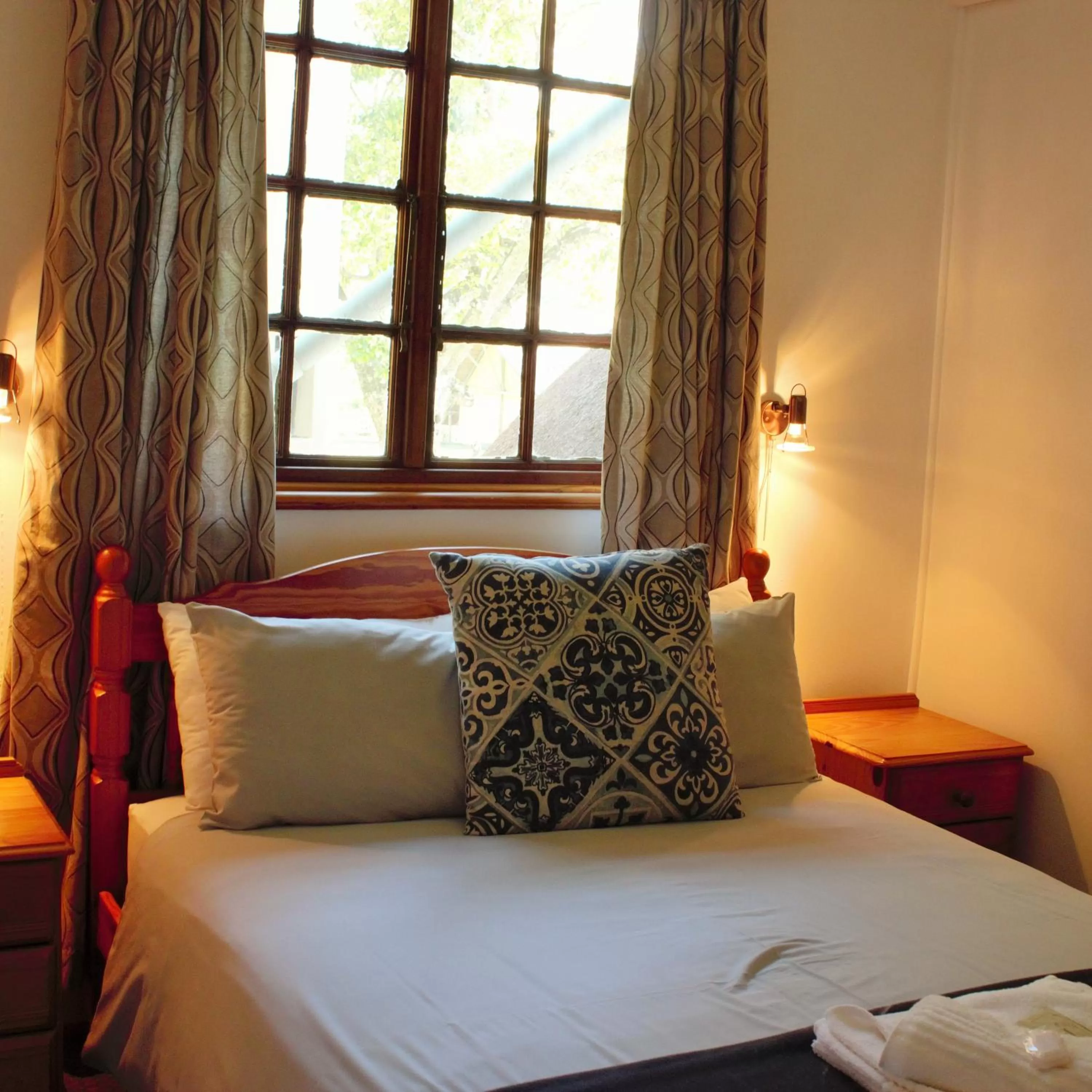 Photo of the whole room, Bed in The Spotted Grunter Resort