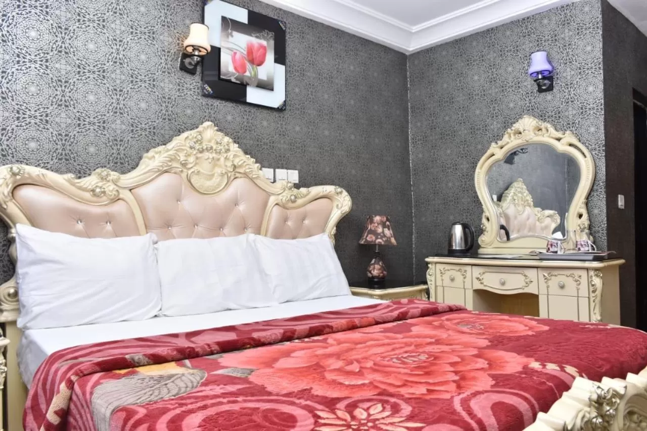 Bed in World Class Hotel & Apartments