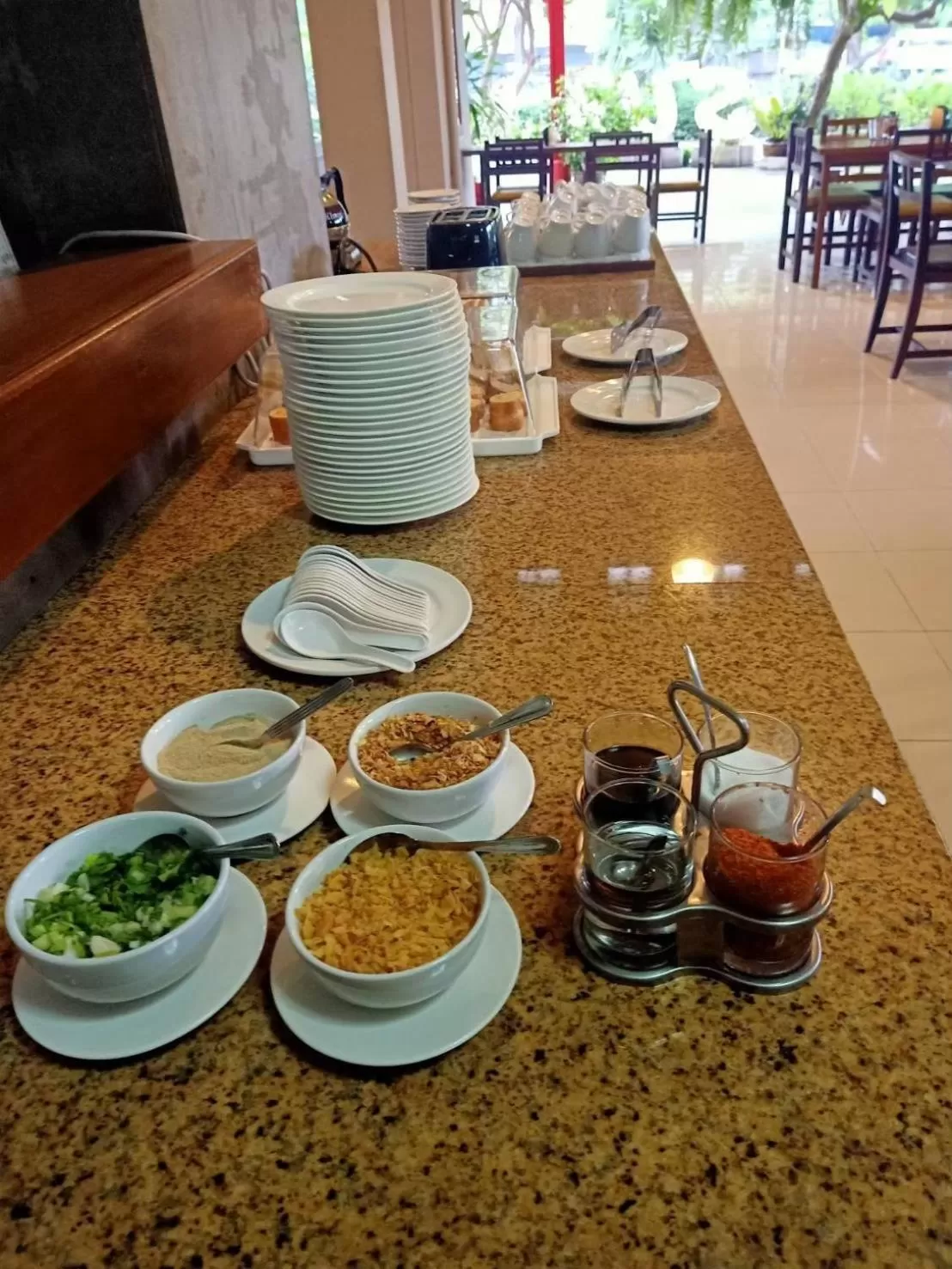 Restaurant/places to eat in Sun Hotel