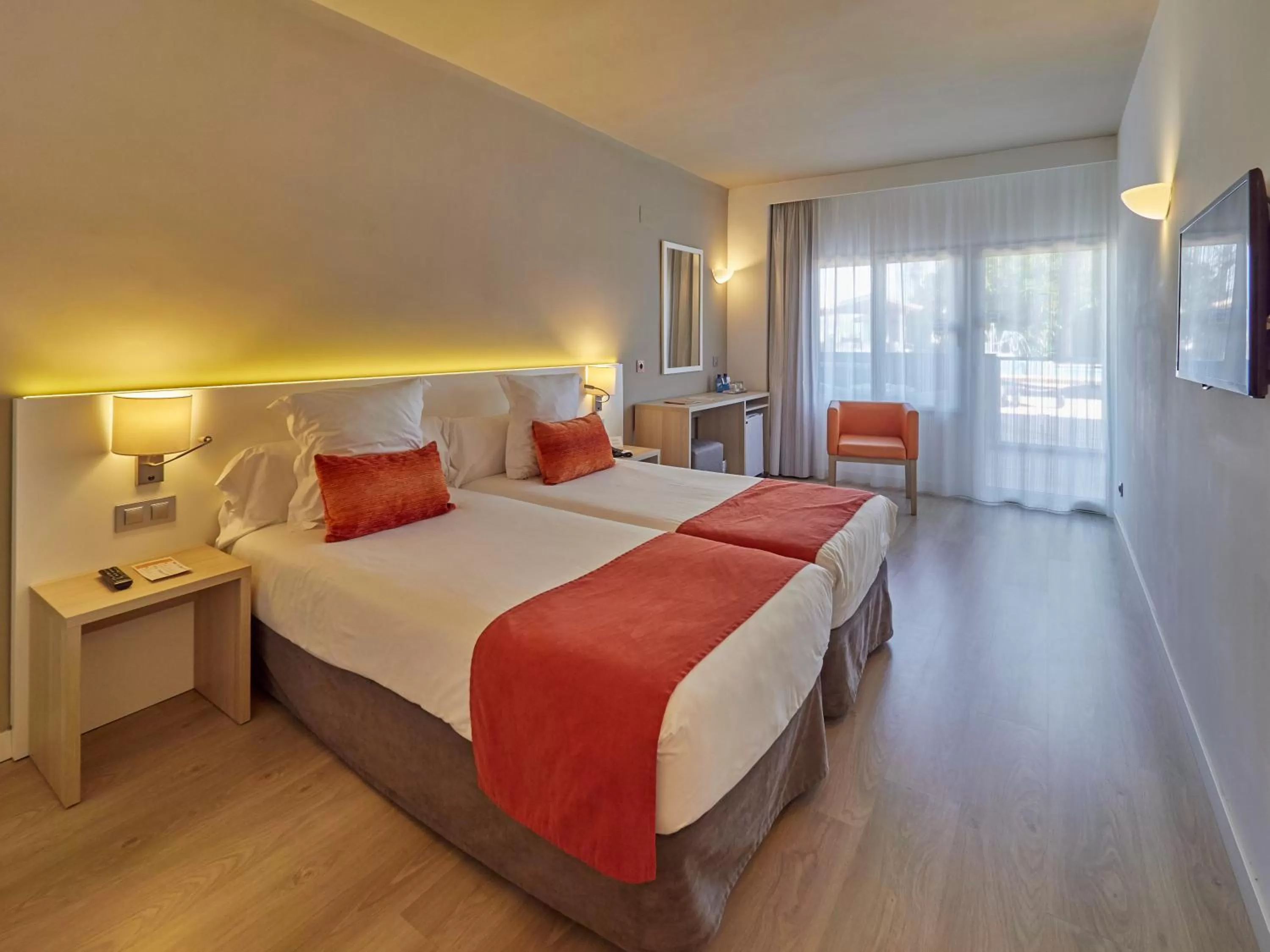 Bed in BQ Augusta Hotel