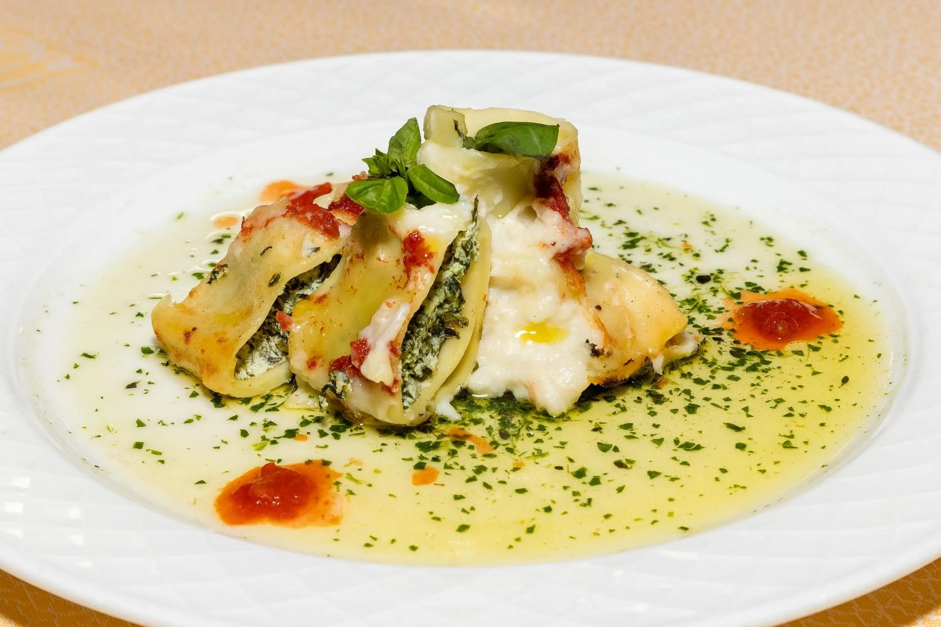 Restaurant/places to eat in Parc Hotel Germano Suites & Apartments