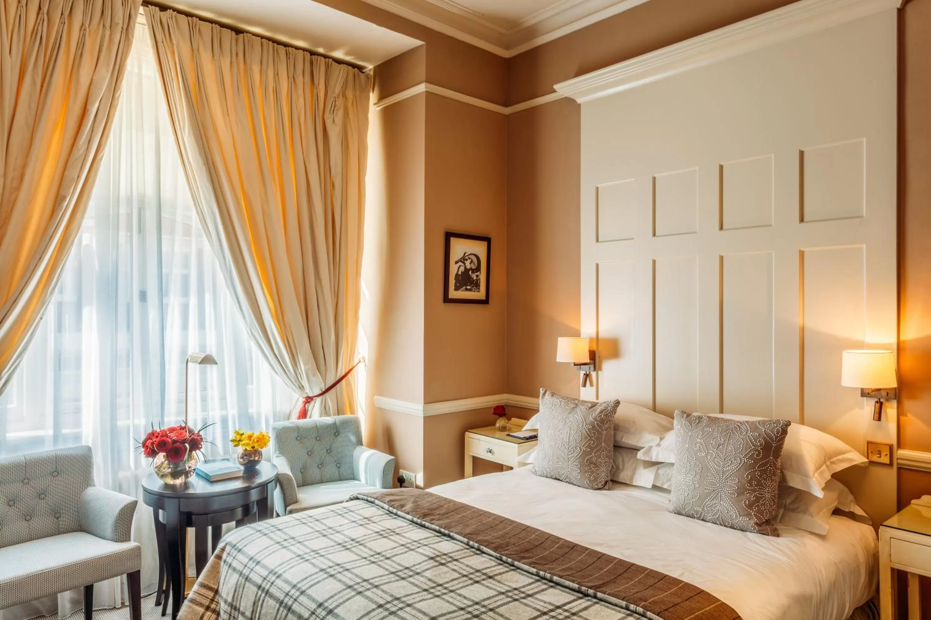 Bedroom, Bed in 11 Cadogan Gardens and The Apartments by Iconic Luxury Hotels