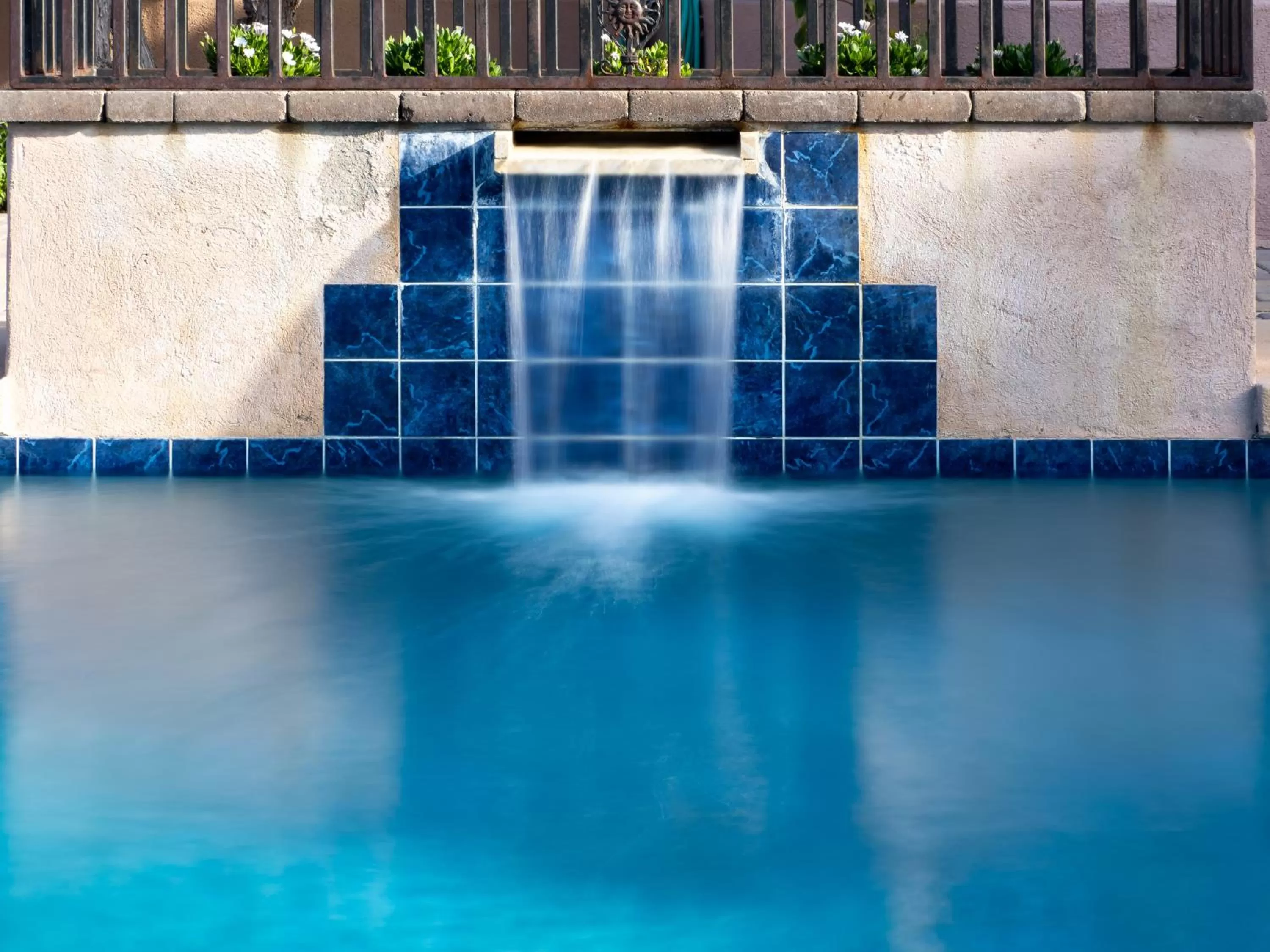 Swimming pool in Sky Ranch Lodge