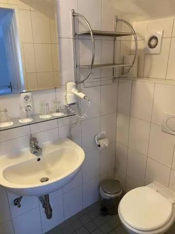 Bathroom in Hotel Wildschütz Basic