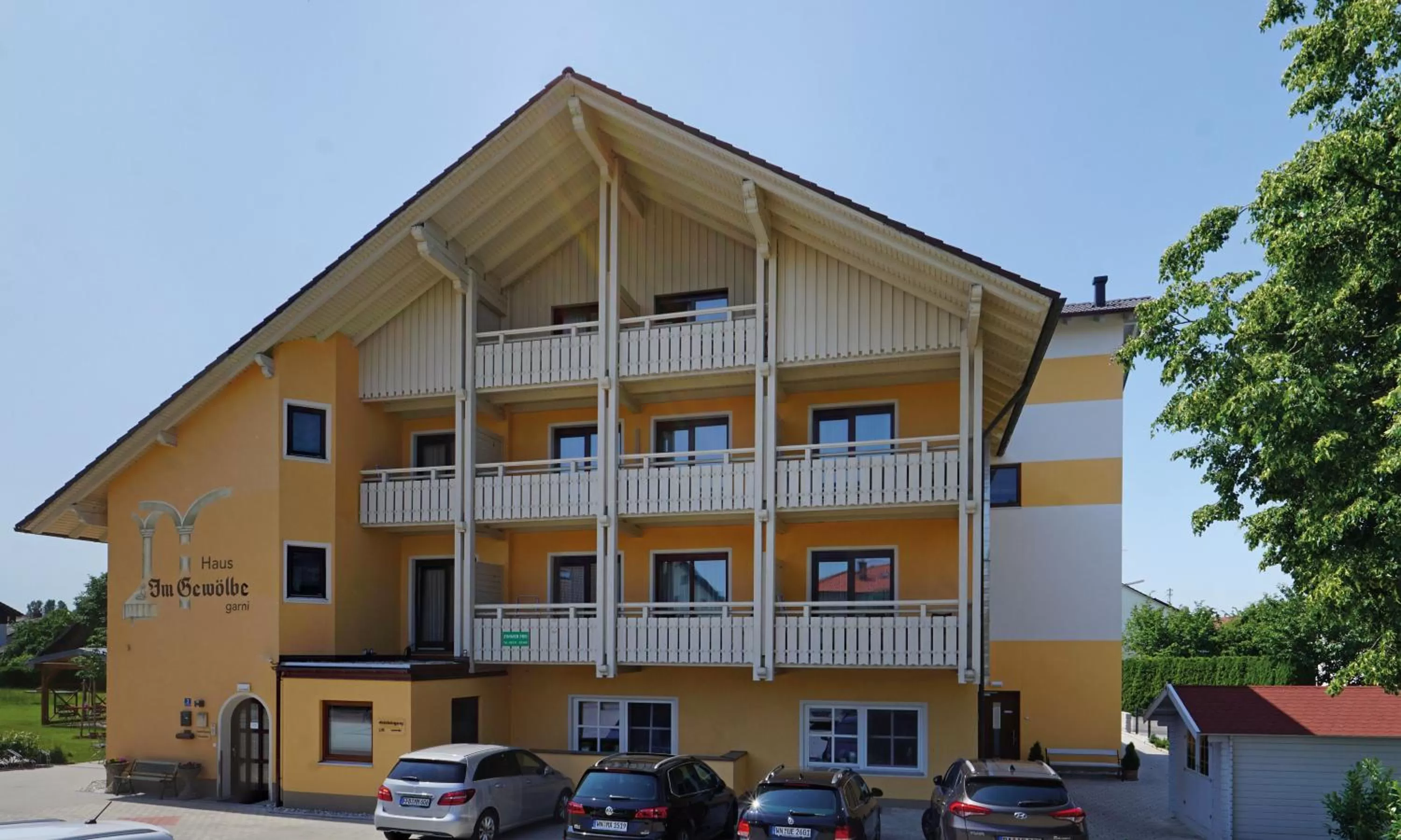 Property building in Im Gewölbe