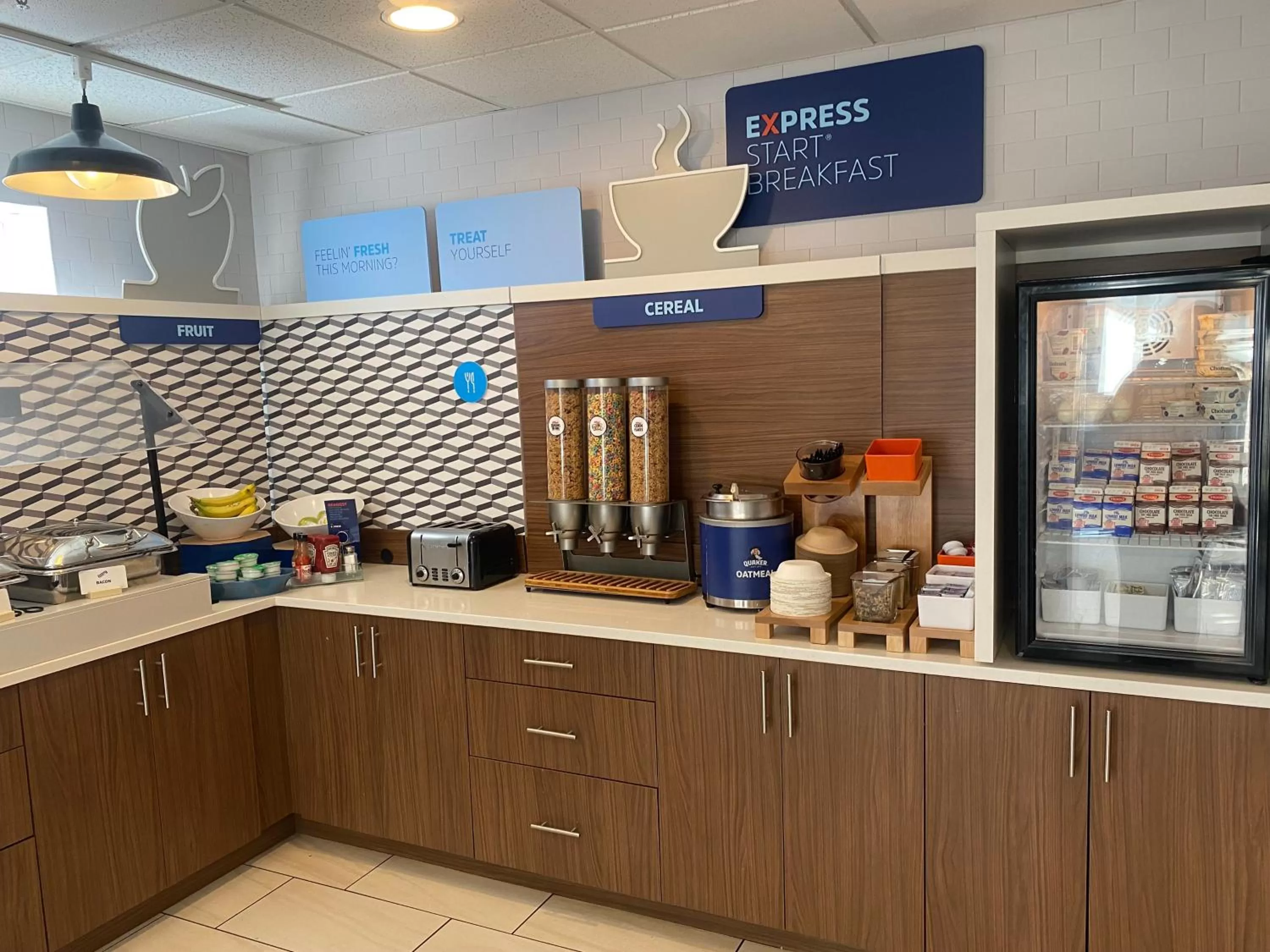 Food and drinks in Holiday Inn Express Hotel & Suites White River Junction by IHG