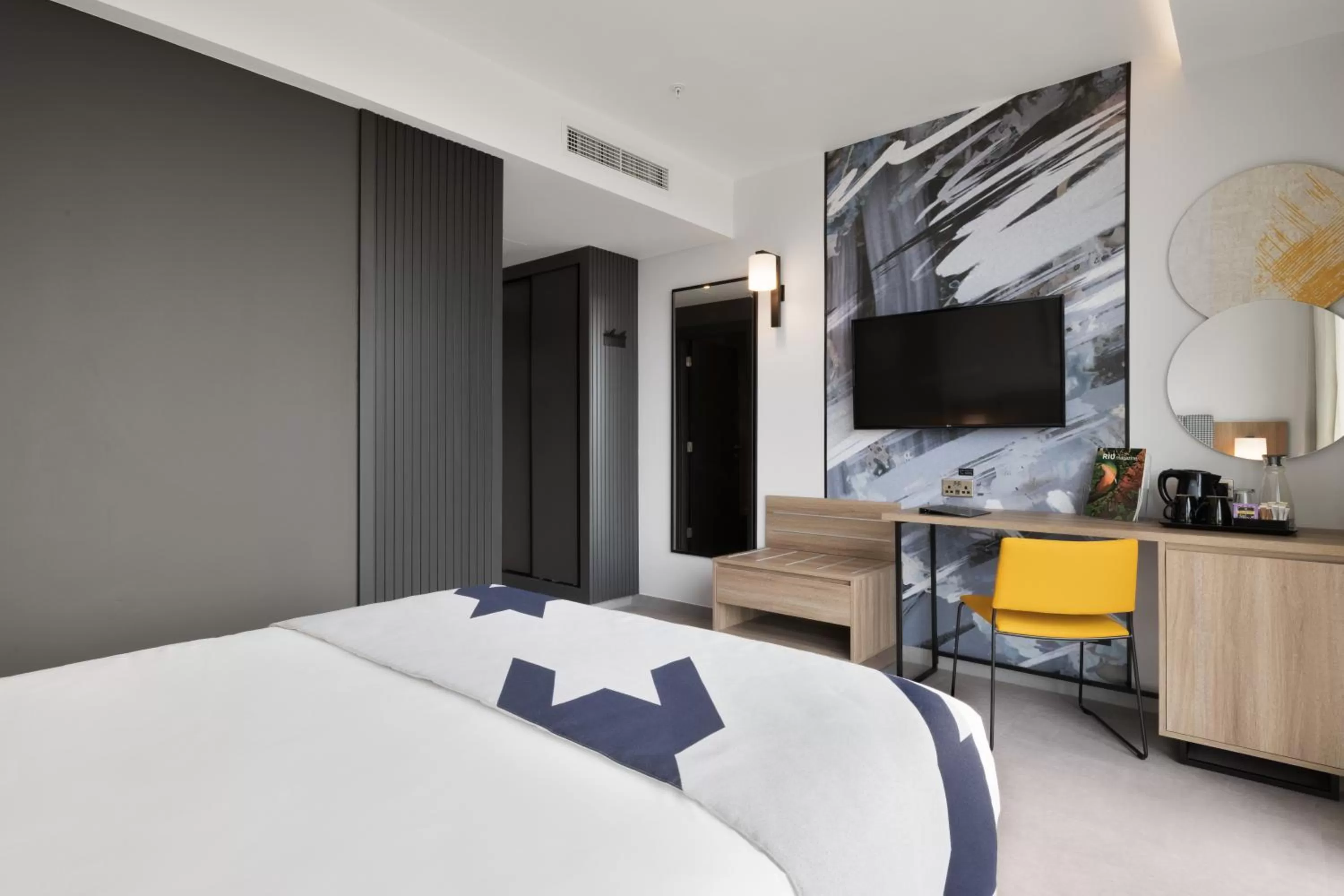 TV and multimedia, Bed in Riu Plaza London Victoria