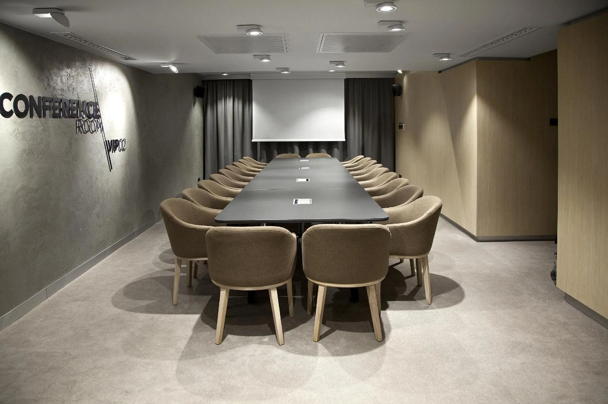 Business facilities in Ilonn Hotel