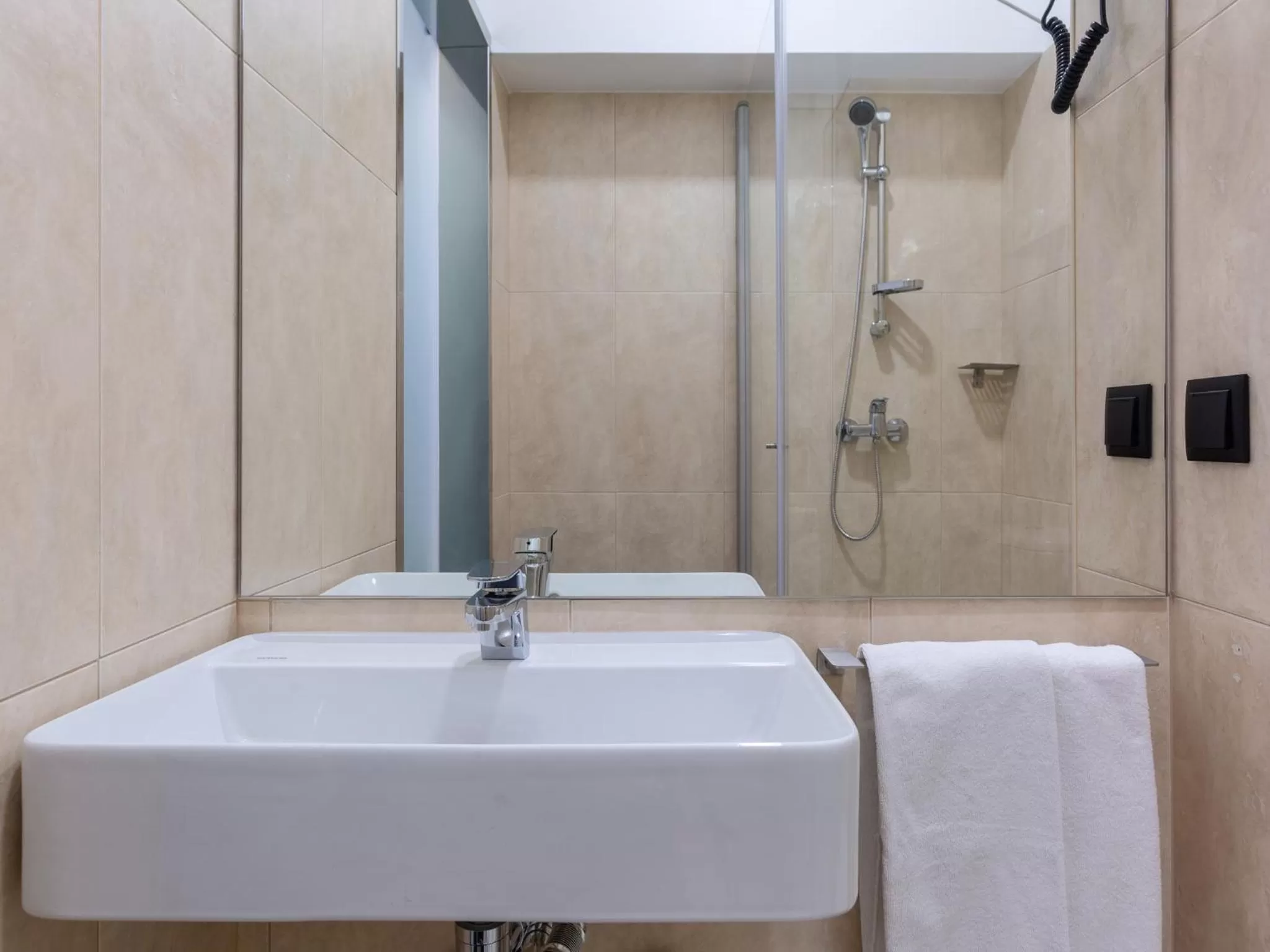 Bathroom in Hotel Afonso V & SPA