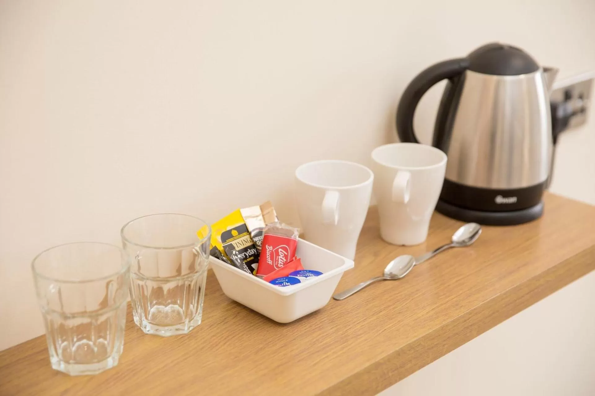 Coffee/tea facilities in Halfway Hotel
