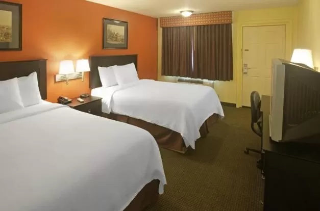 Photo of the whole room, Bed in Americas Best Value Inn Waco - Franklin Avenue