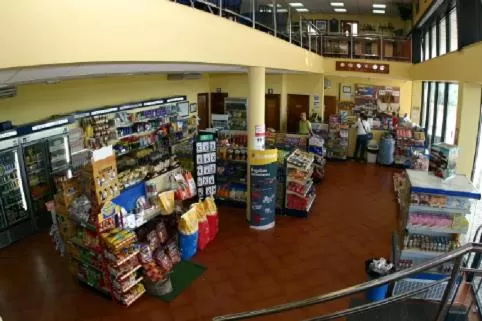Supermarket/grocery shop in Puerta de Santillana