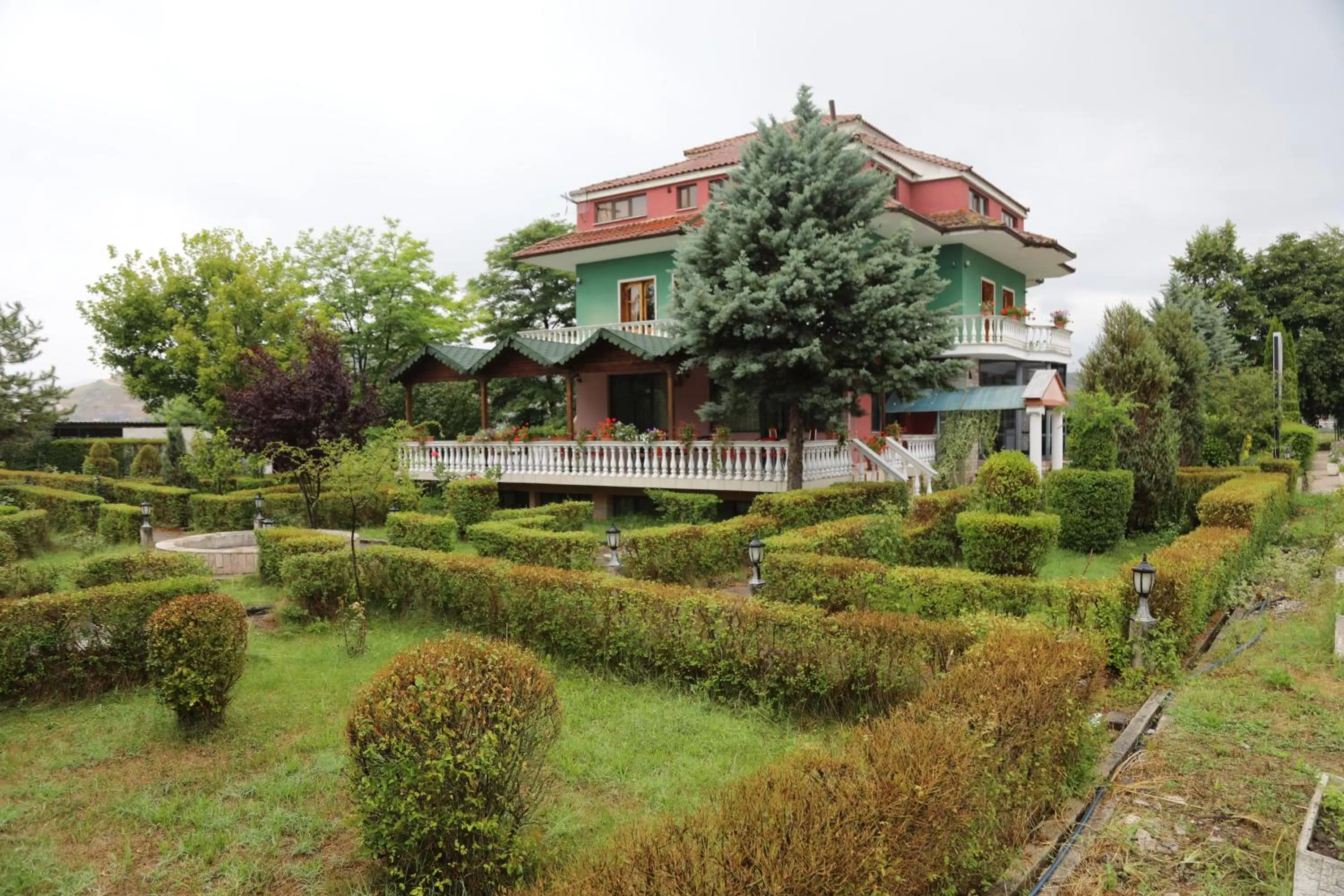 Property building in Hotel Villa Kabashi