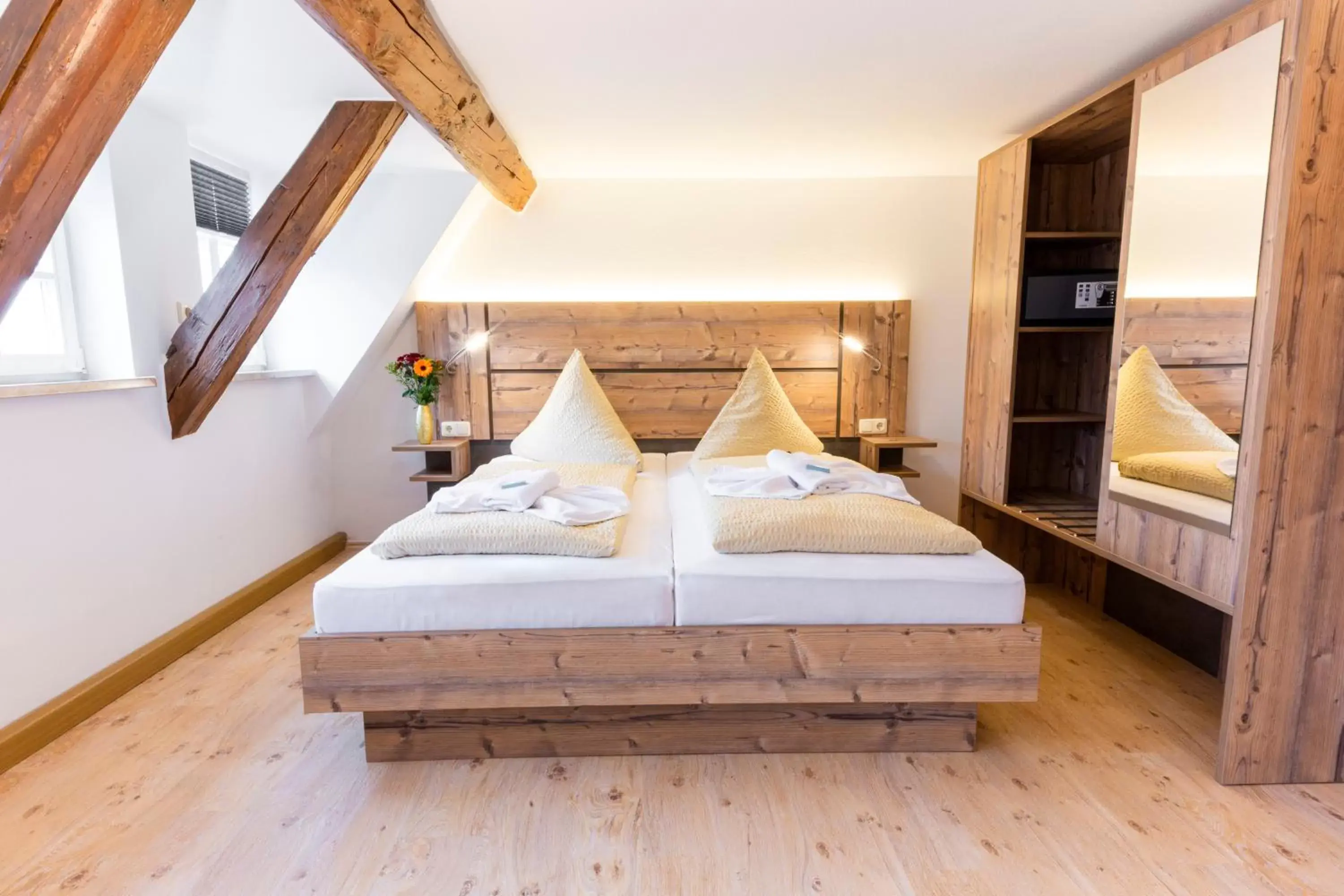 Large Double Room in Waldgasthof Bad Einsiedel Large Double Room in Waldgasthof Bad Einsiedel