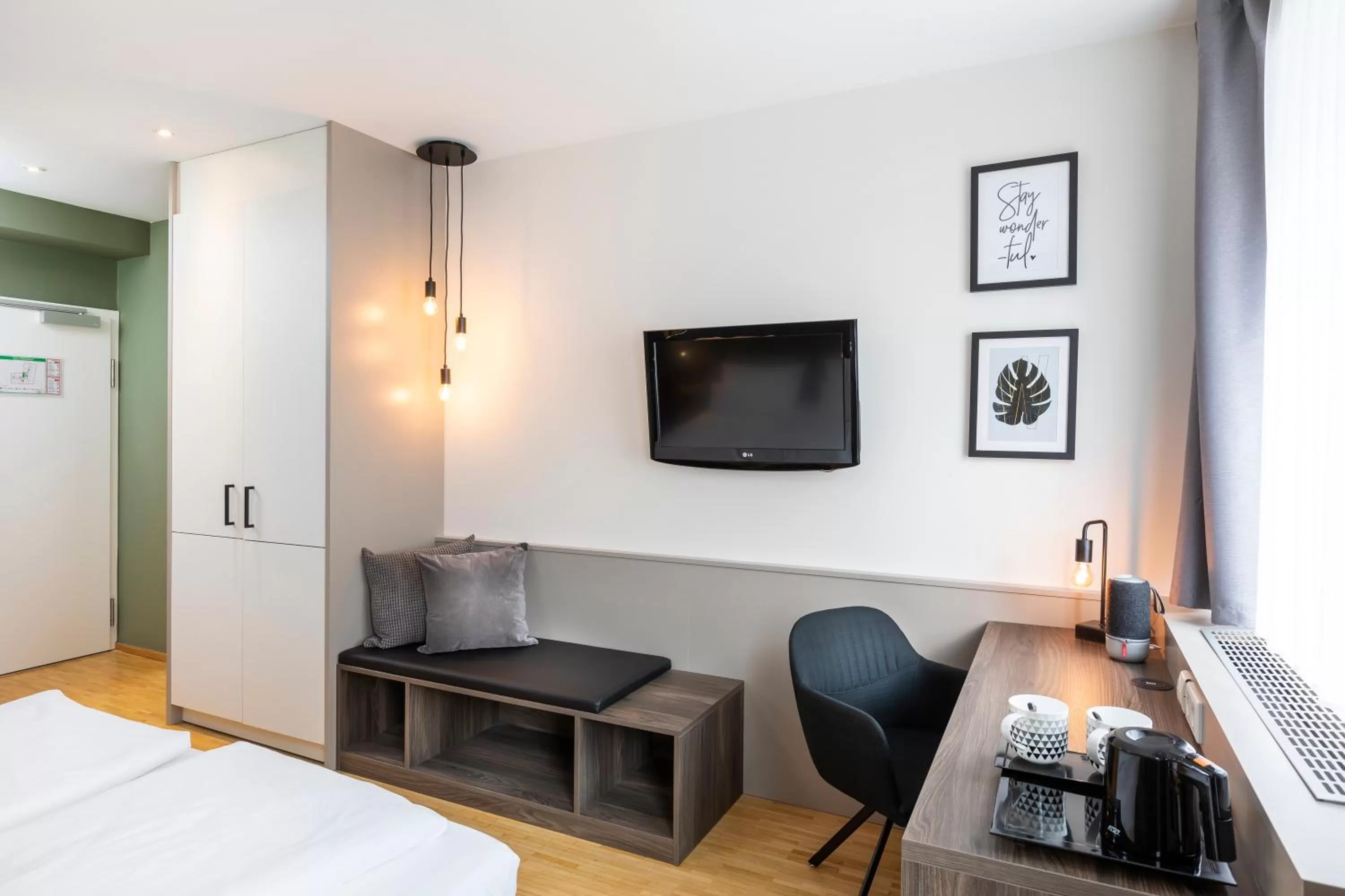 Photo of the whole room, Bed in zeitwohnhaus SUITE-HOTEL & SERVICED APARTMENTS