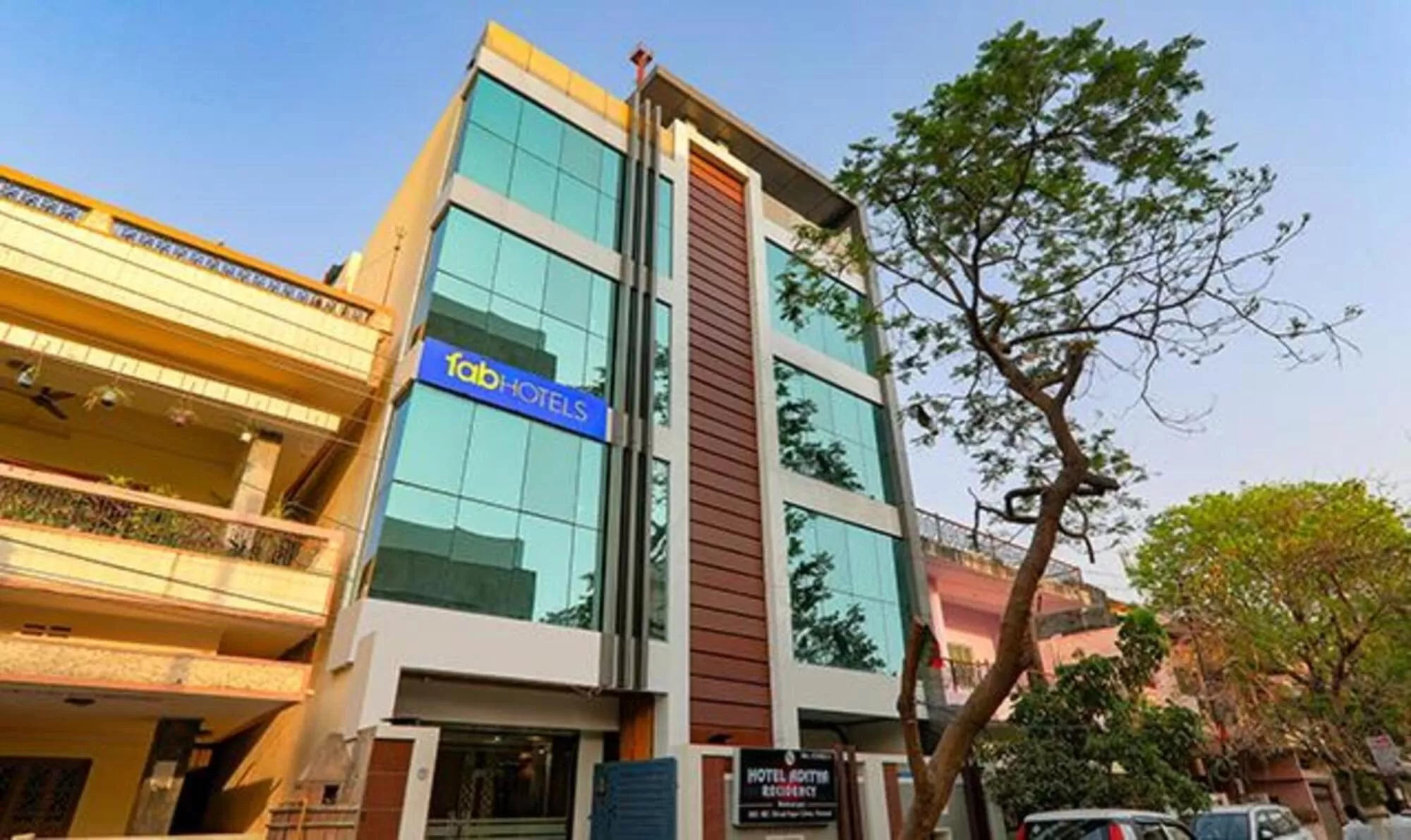 FabHotel Super 3 Premium - Banaras Railway Station