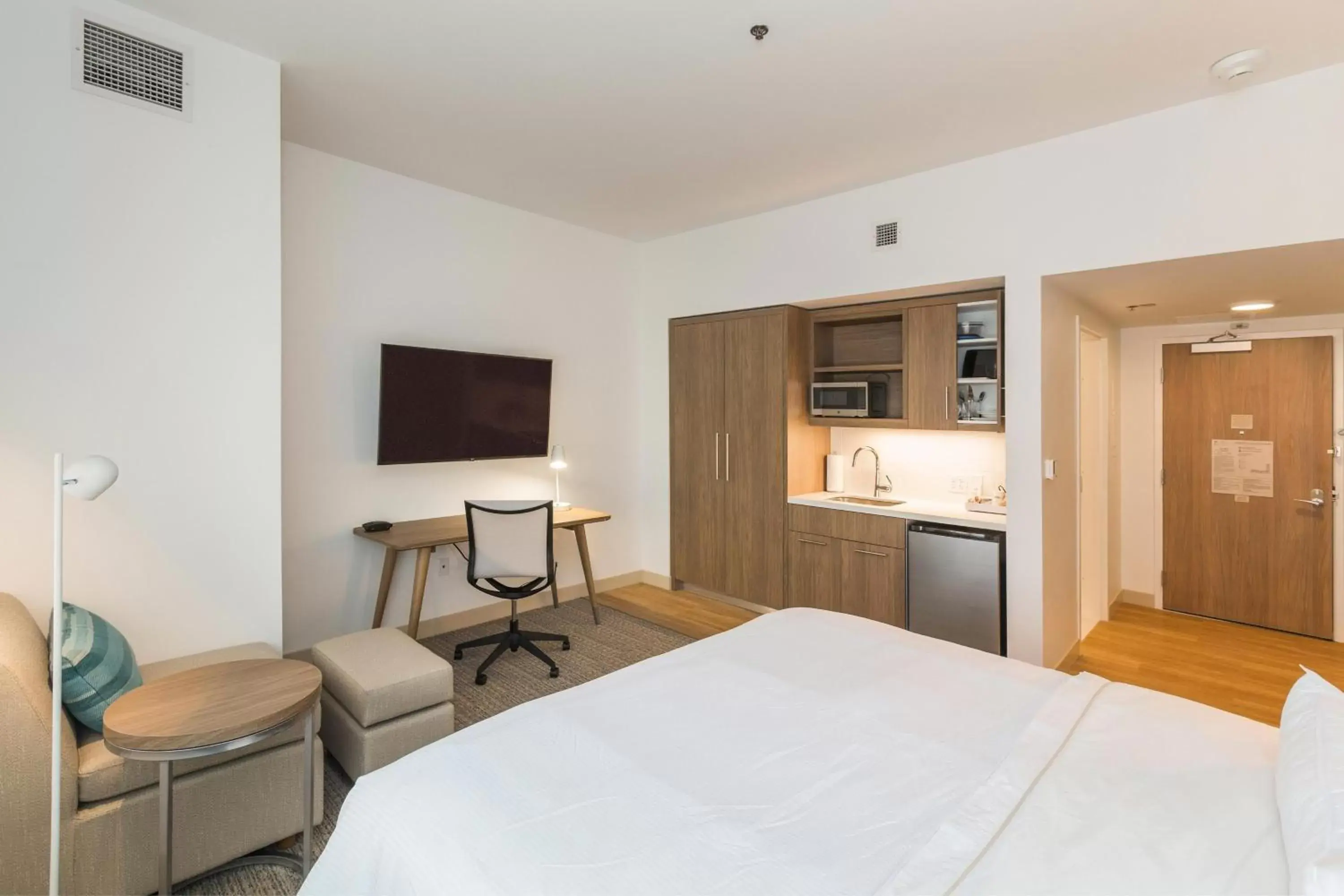 Guest Room, 1 King in Element Denver International Airport Guest Room, 1 King in Element Denver International Airport