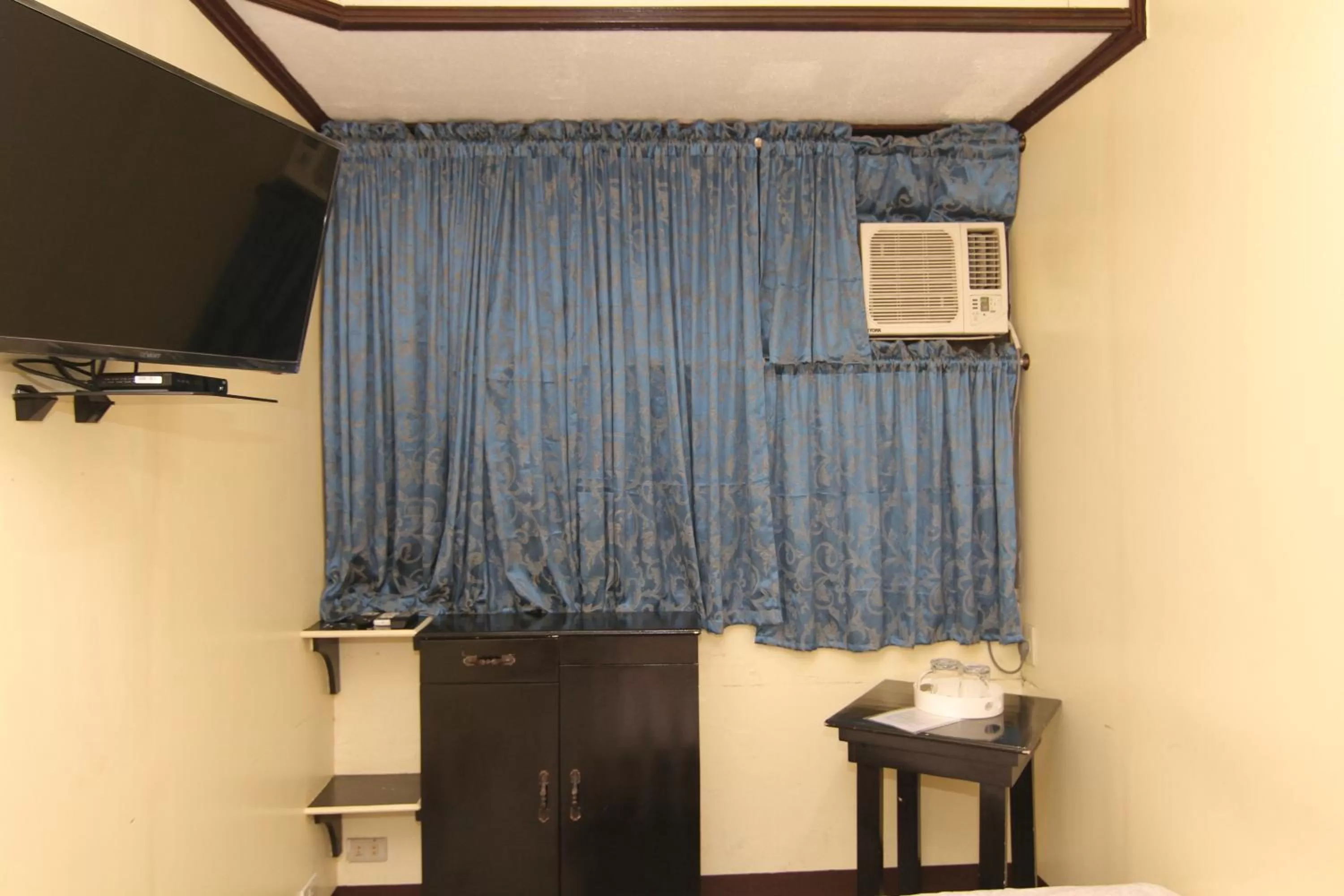 Bedroom in Honey Hunt House