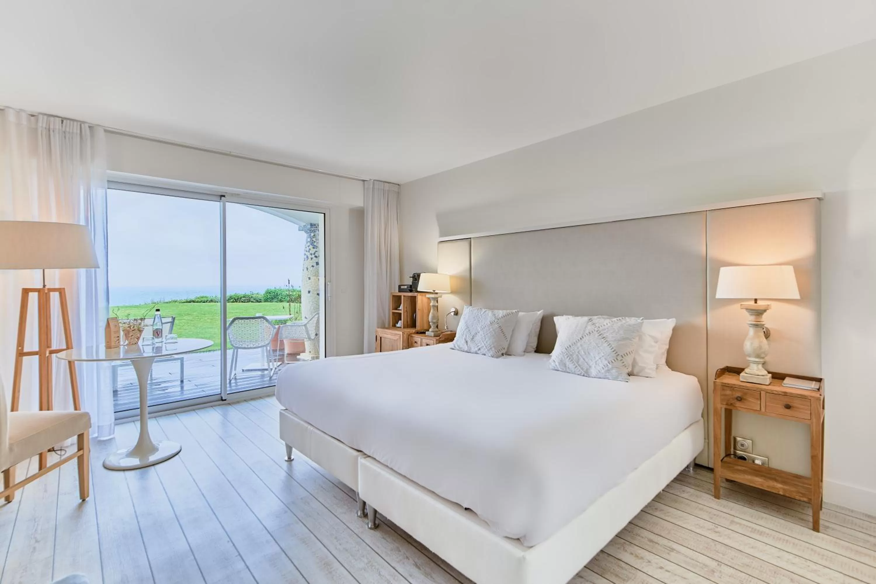 Photo of the whole room, Bed in Villa L'Arche