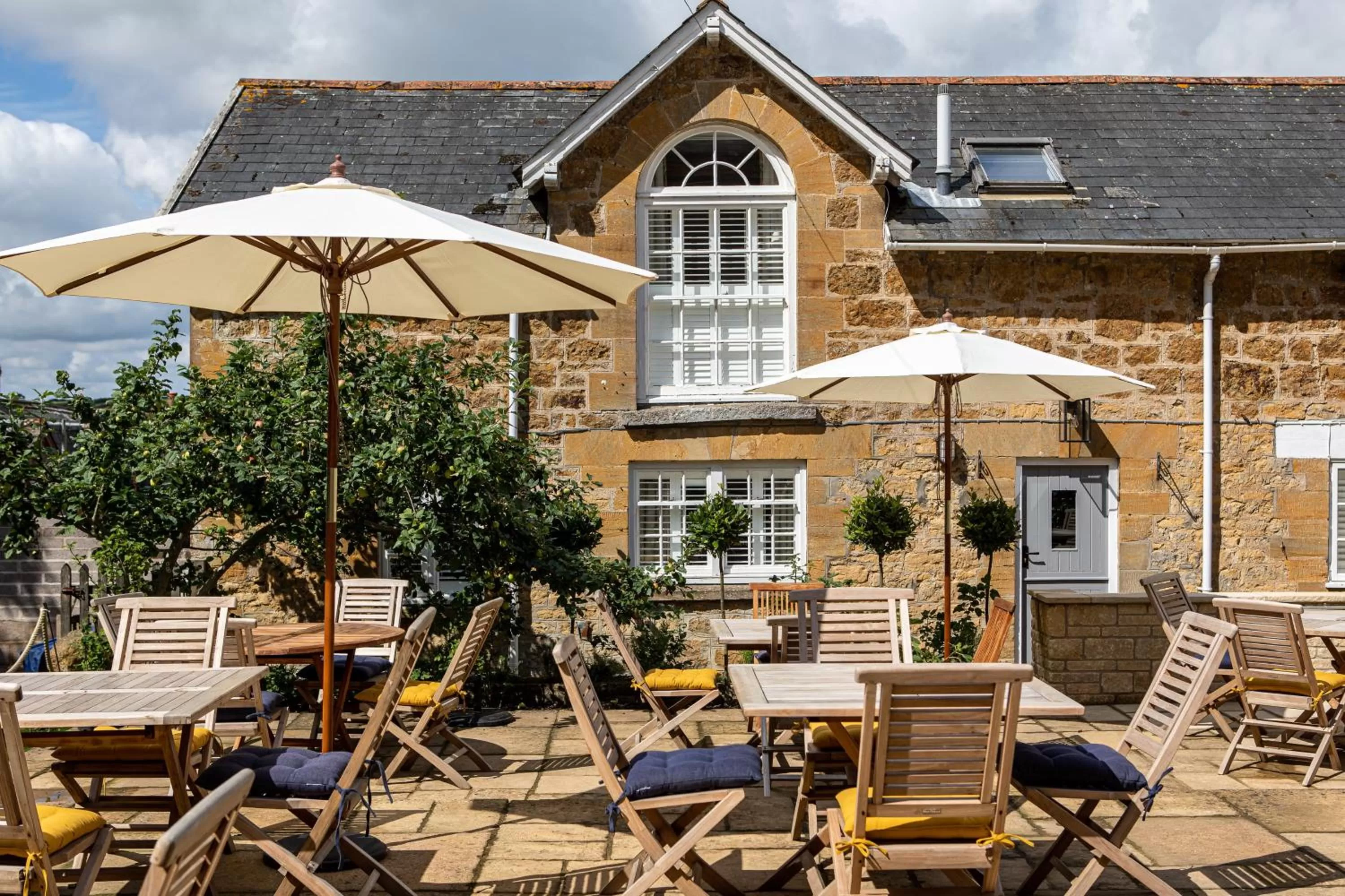 Property Building in The Queens Arms