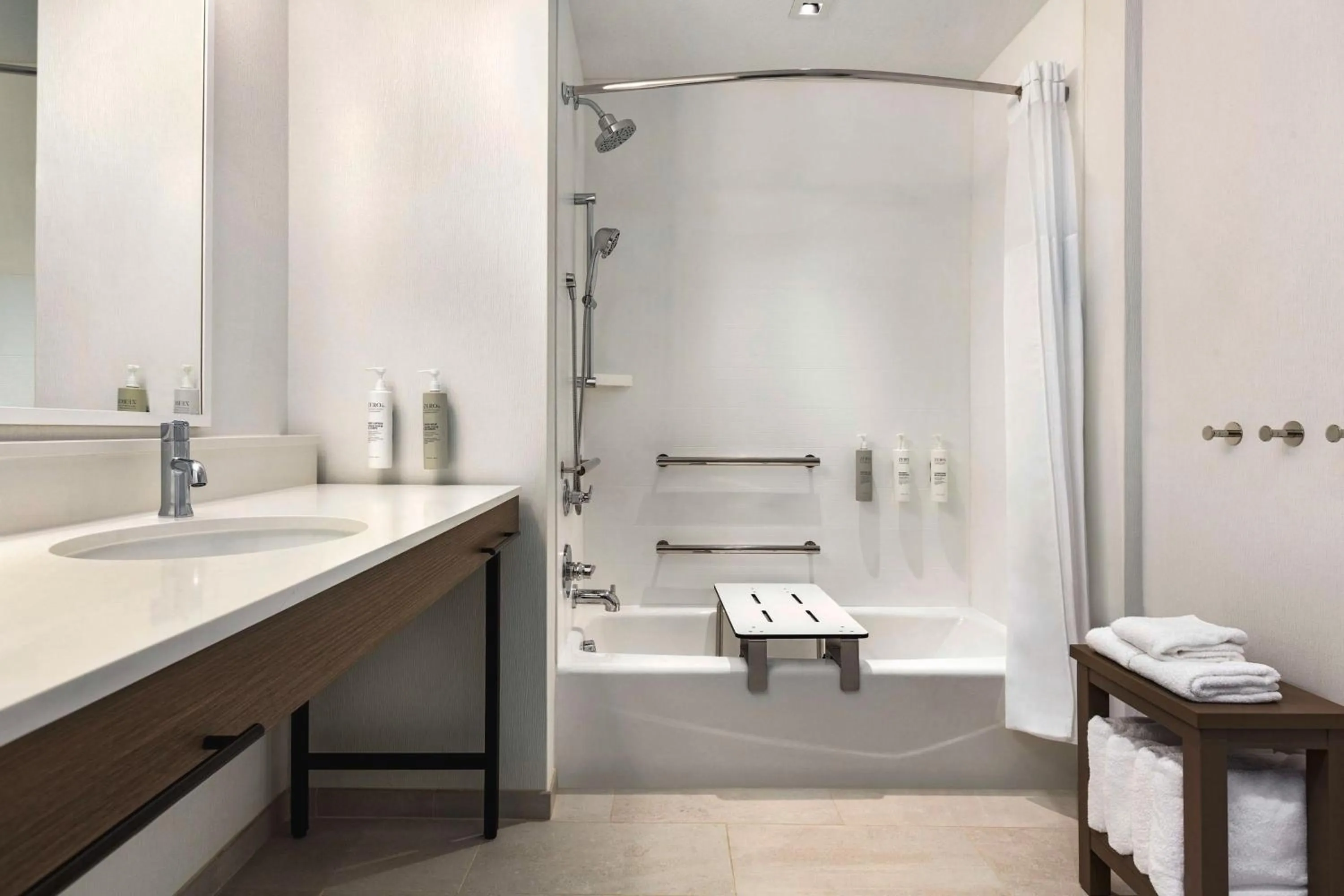 Bathroom in Hampton Inn Stockton, Ca