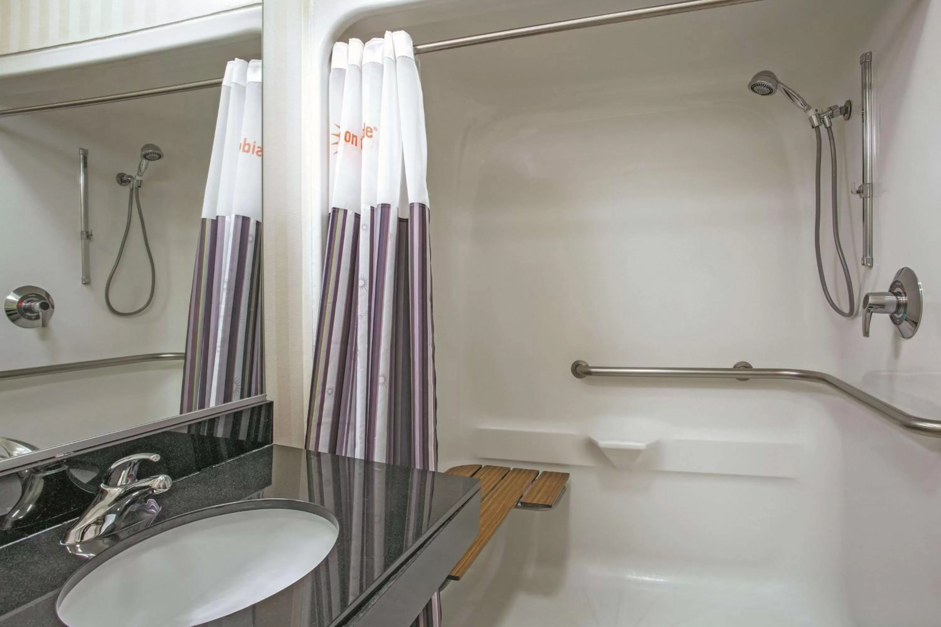 Bathroom in La Quinta by Wyndham Manassas Battlefield