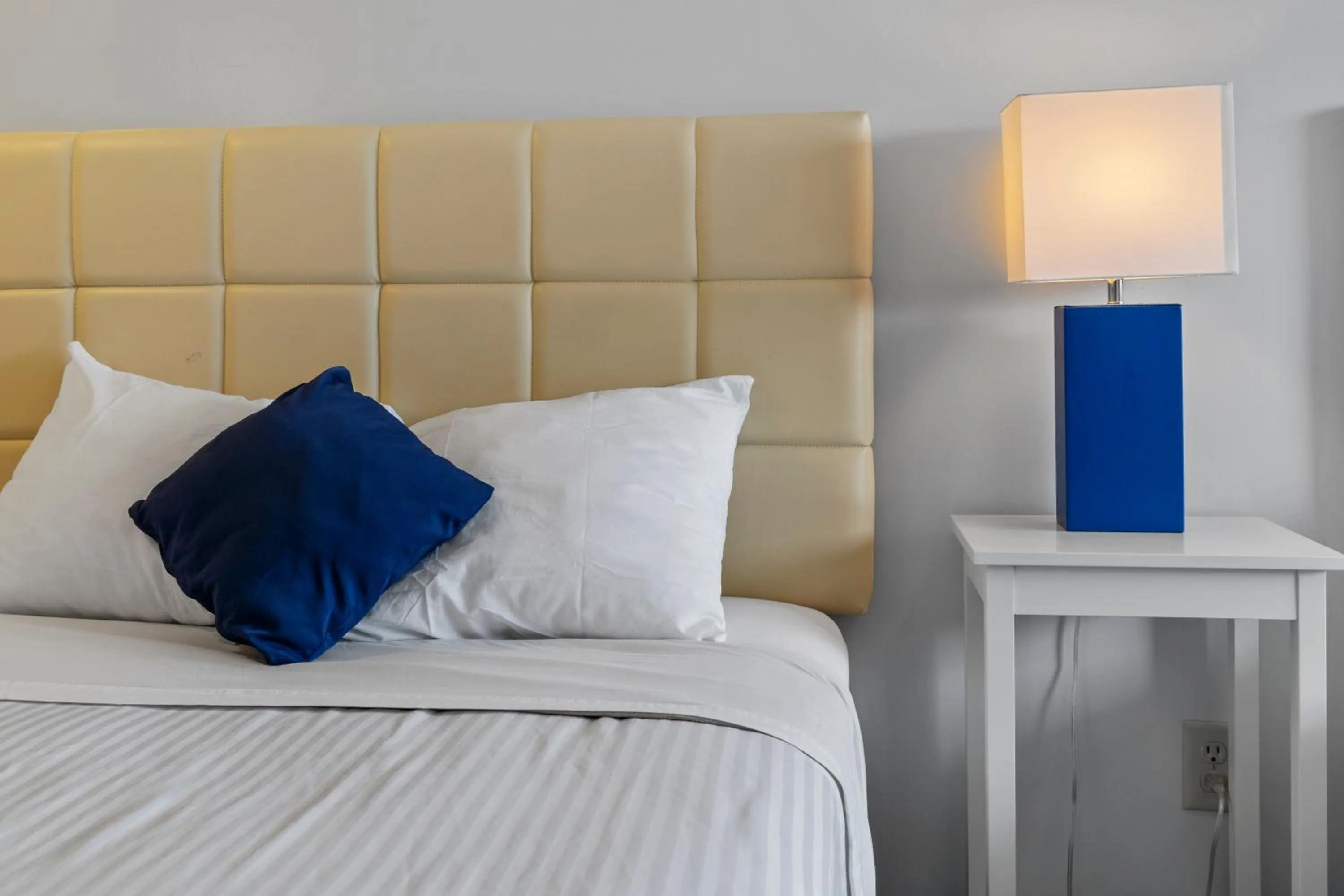 Bed in Mt Royal Motel