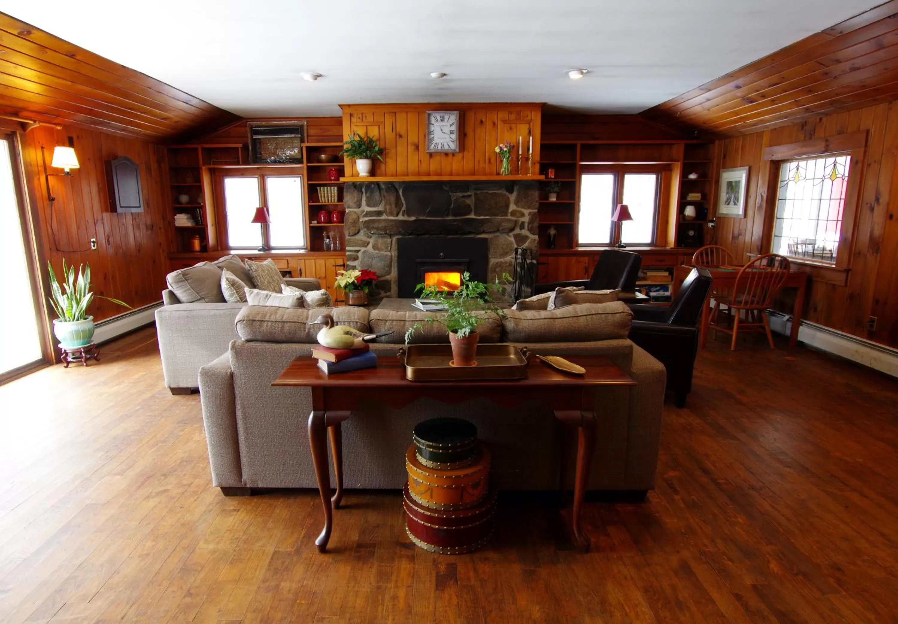 Communal lounge/ TV room in The Wilmington Inn