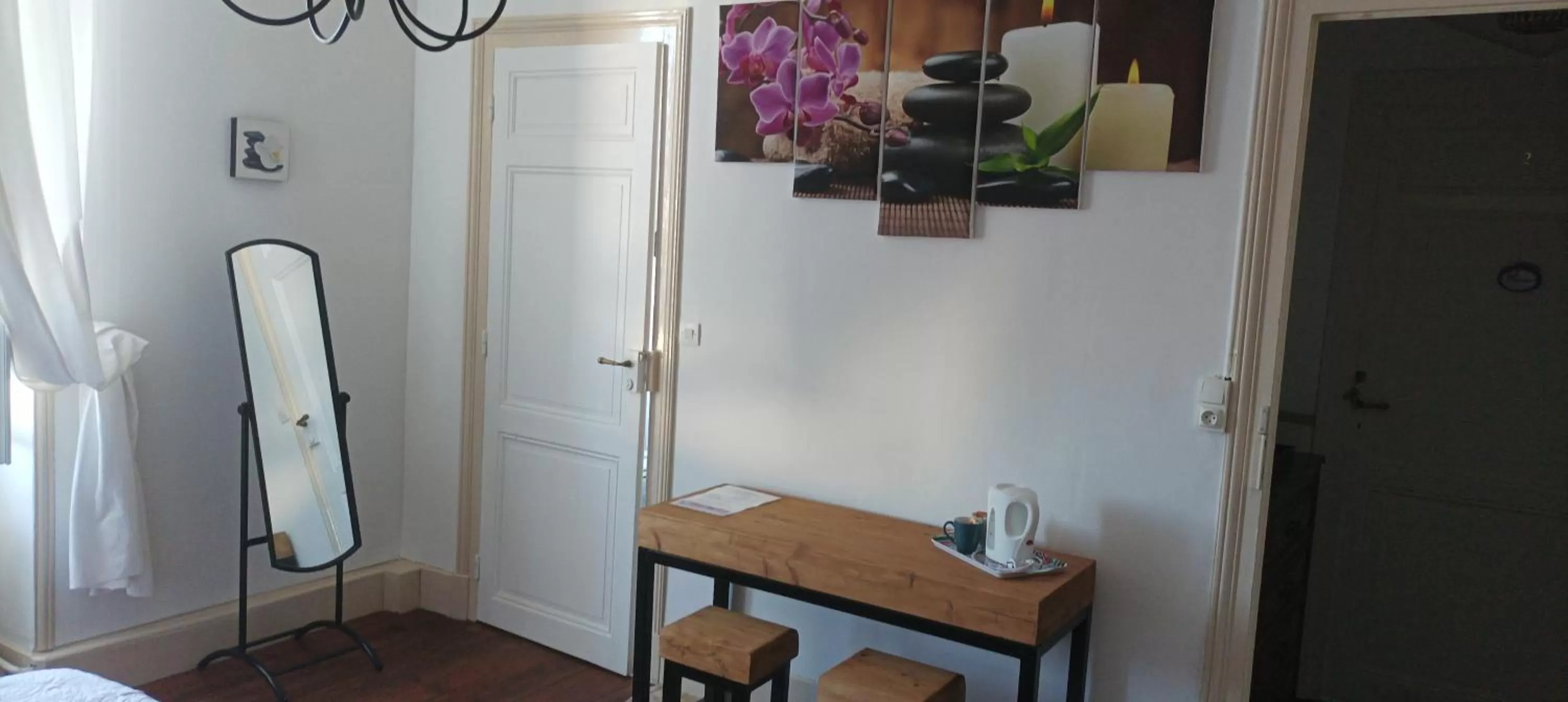 Dining area in Montplaisir