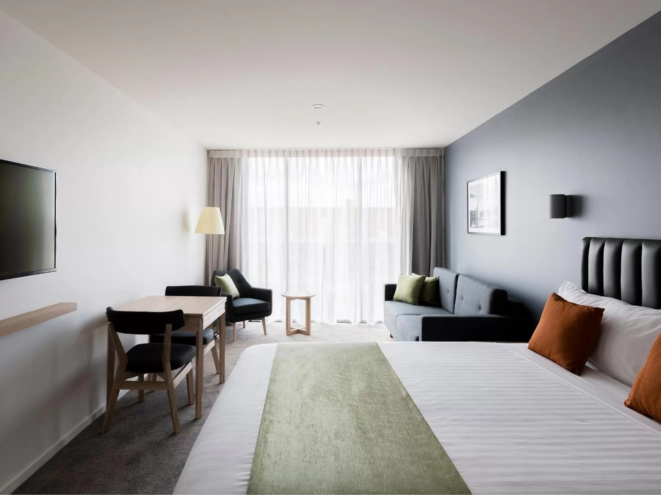 Photo of the whole room, Bed in Abode Kingston