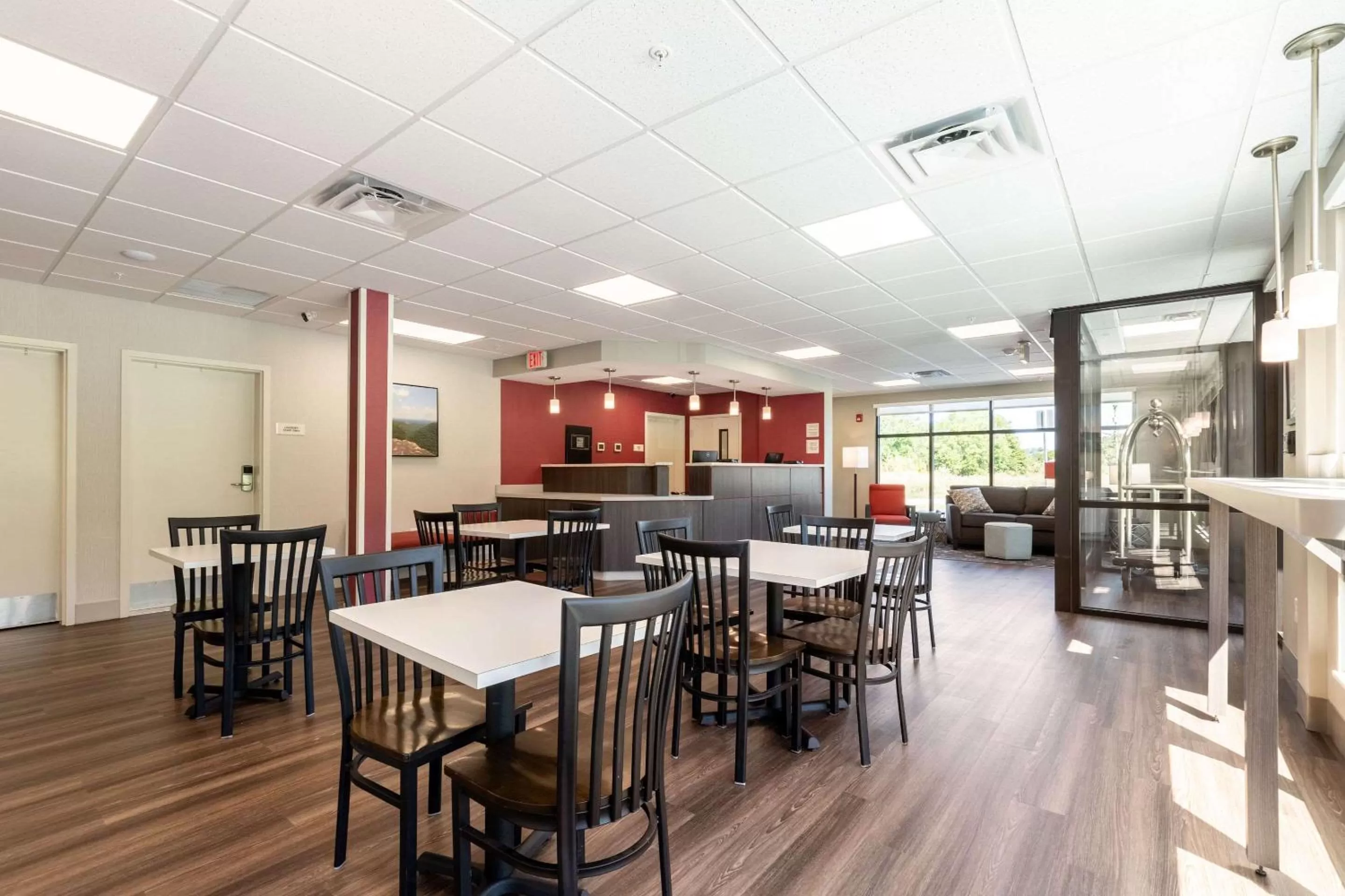 Restaurant/places to eat in Econo Lodge Dayton North