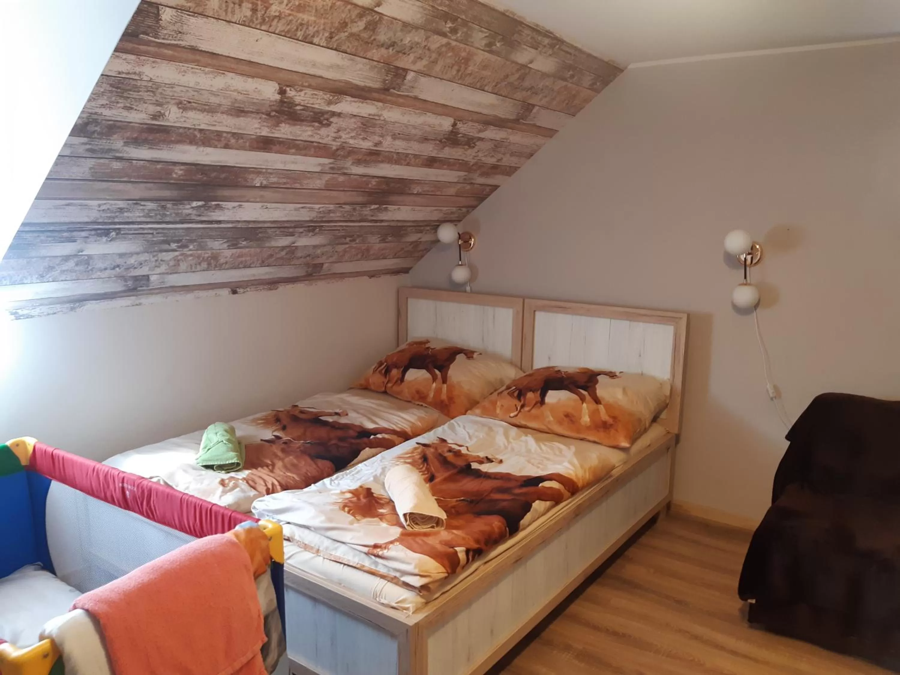 Photo of the whole room, Bed in Mátyus Udvarház Kengyel Fogadó Eger