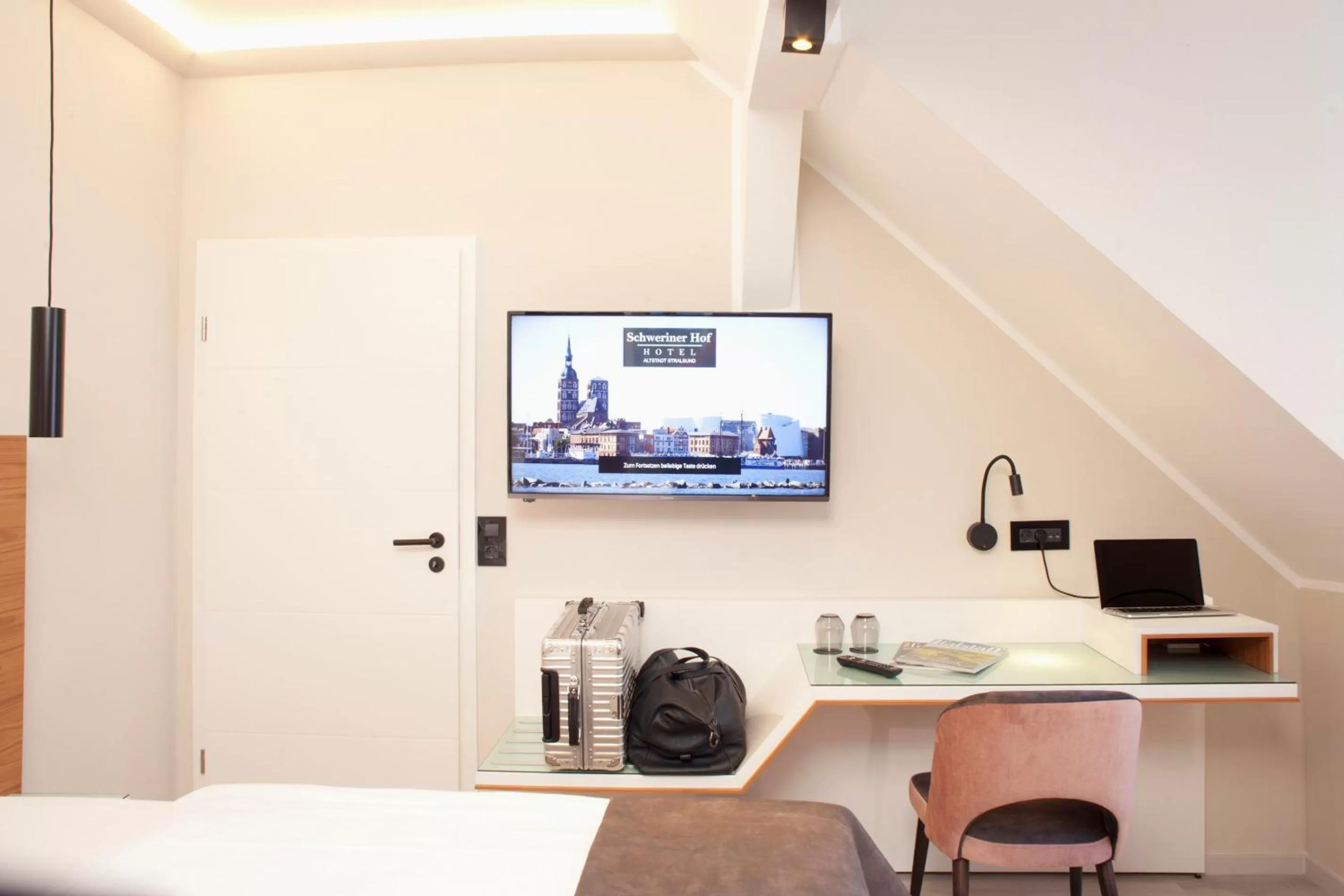 TV and multimedia in Hotel Schweriner Hof