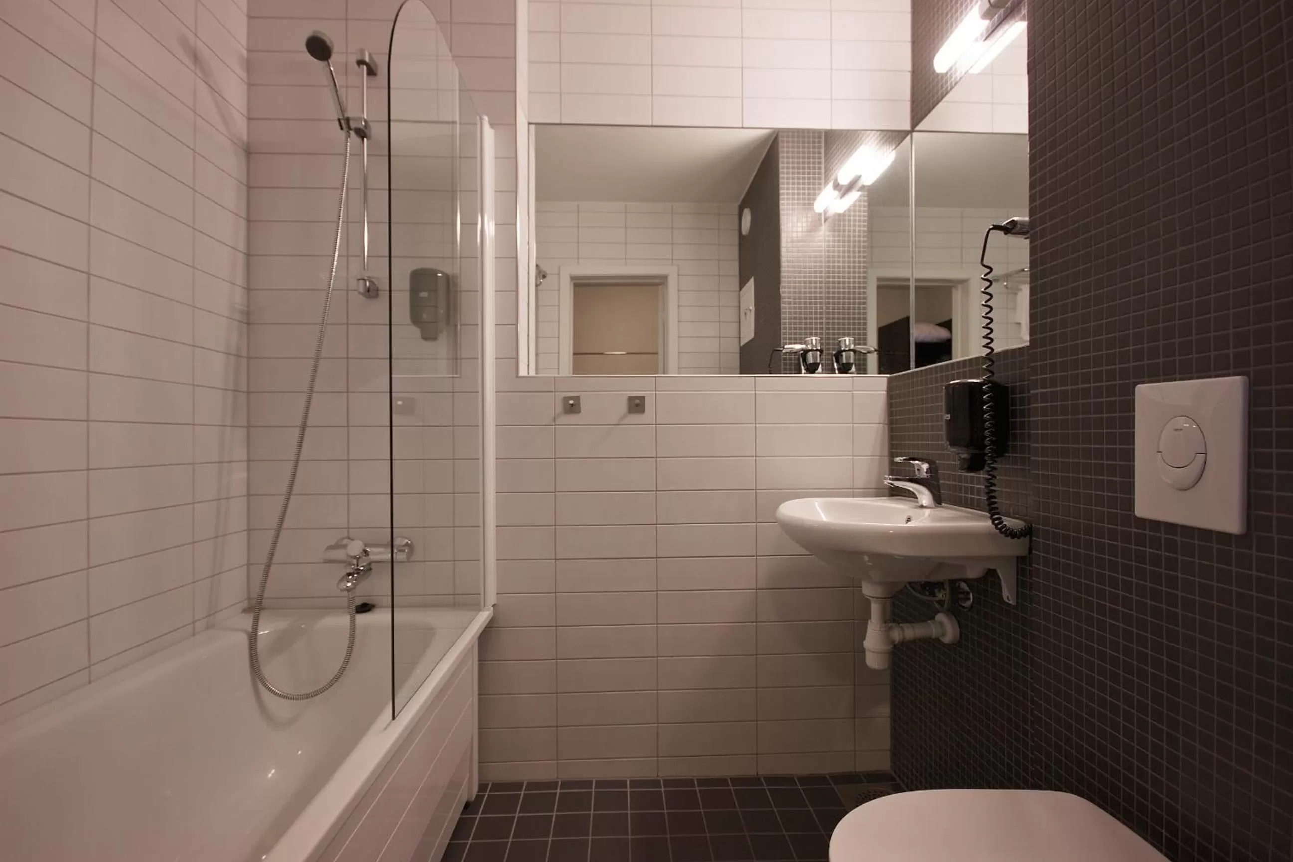Bathroom in Scandic Victoria Florø