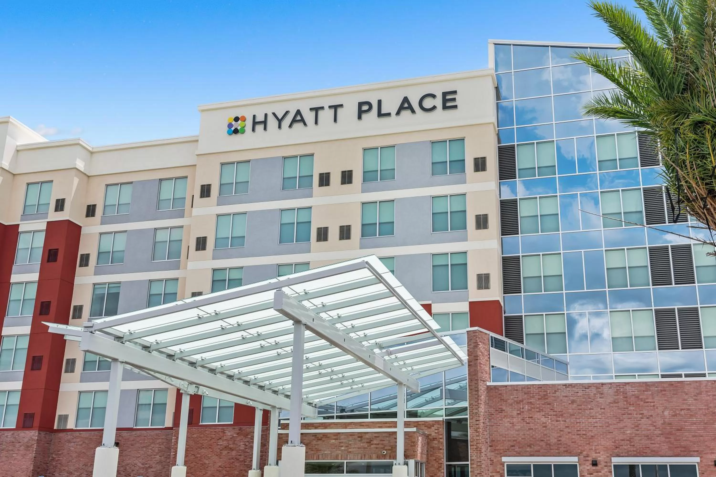 Facade/entrance in Hyatt Place Tampa/Wesley Chapel