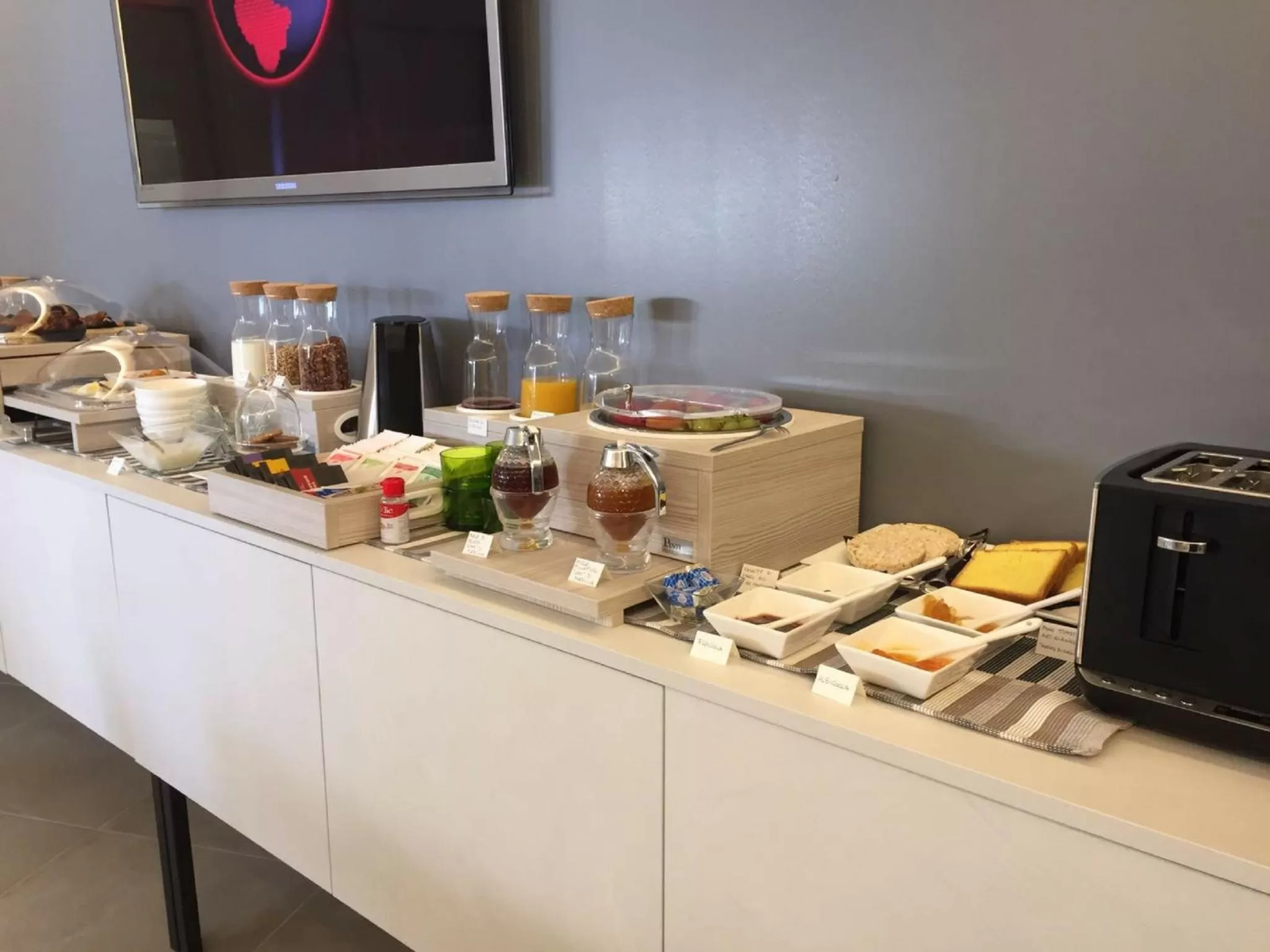Continental breakfast in Serre Alte Landscape Luxury Rooms