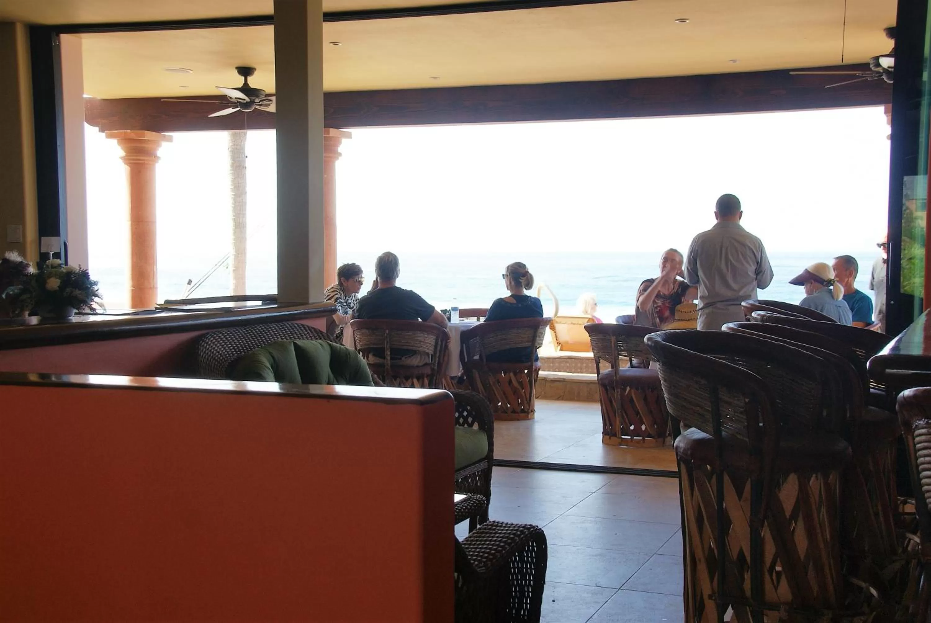 Lounge or bar in Cerritos Beach Inn