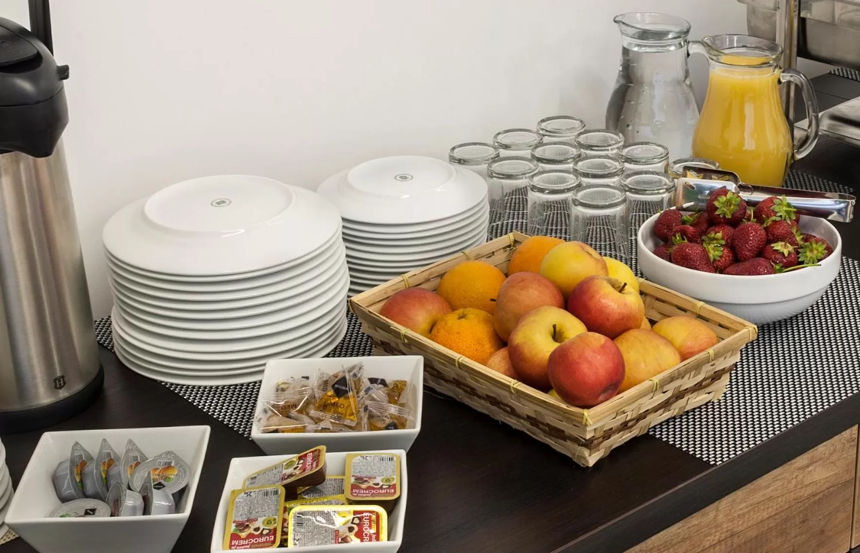 Continental breakfast in IG Hotel