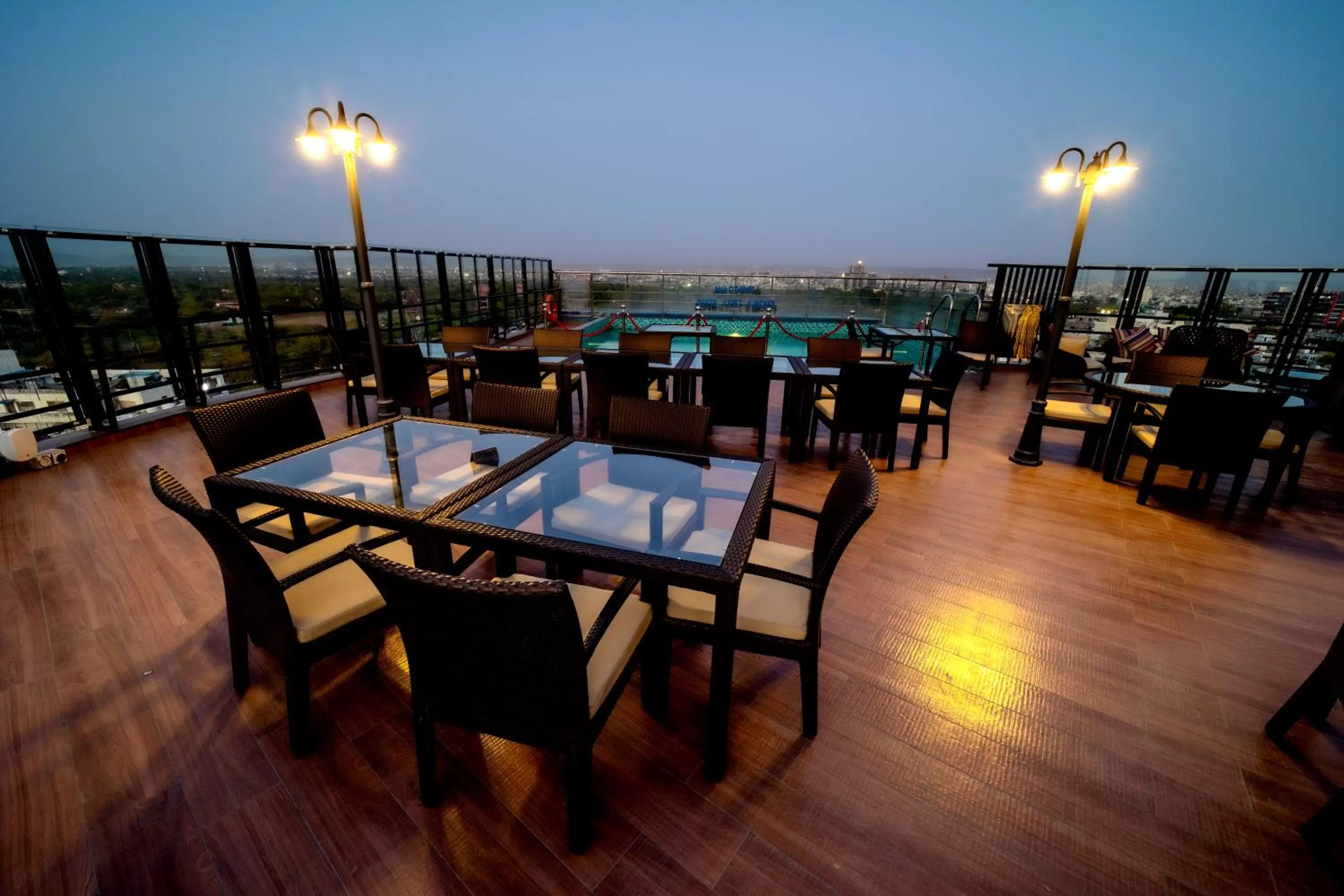 Restaurant/places to eat in Sarovar Portico Jaipur