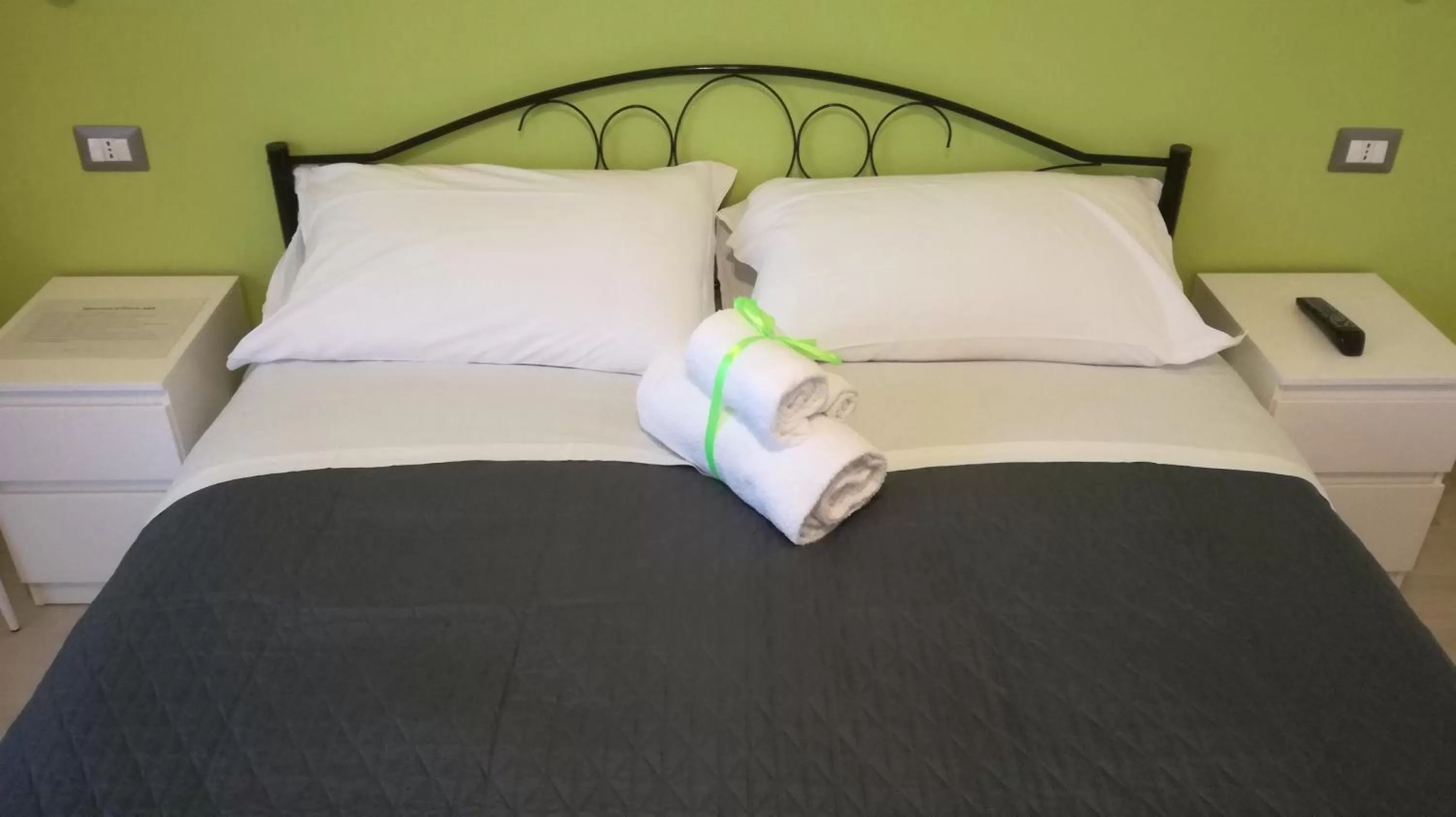 Bed in Bonsai Bed & Breakfast